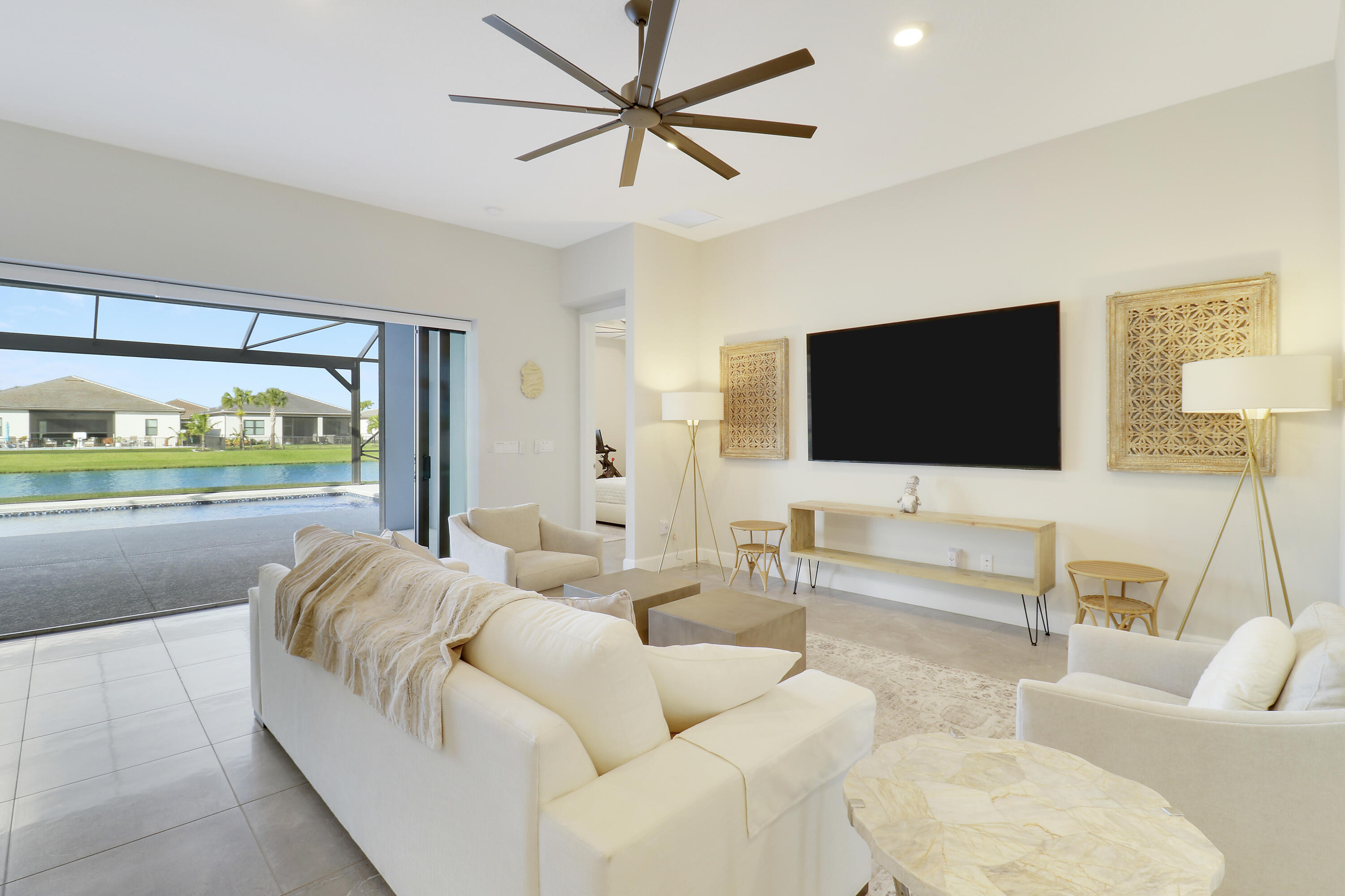 595 SE Villandry Way