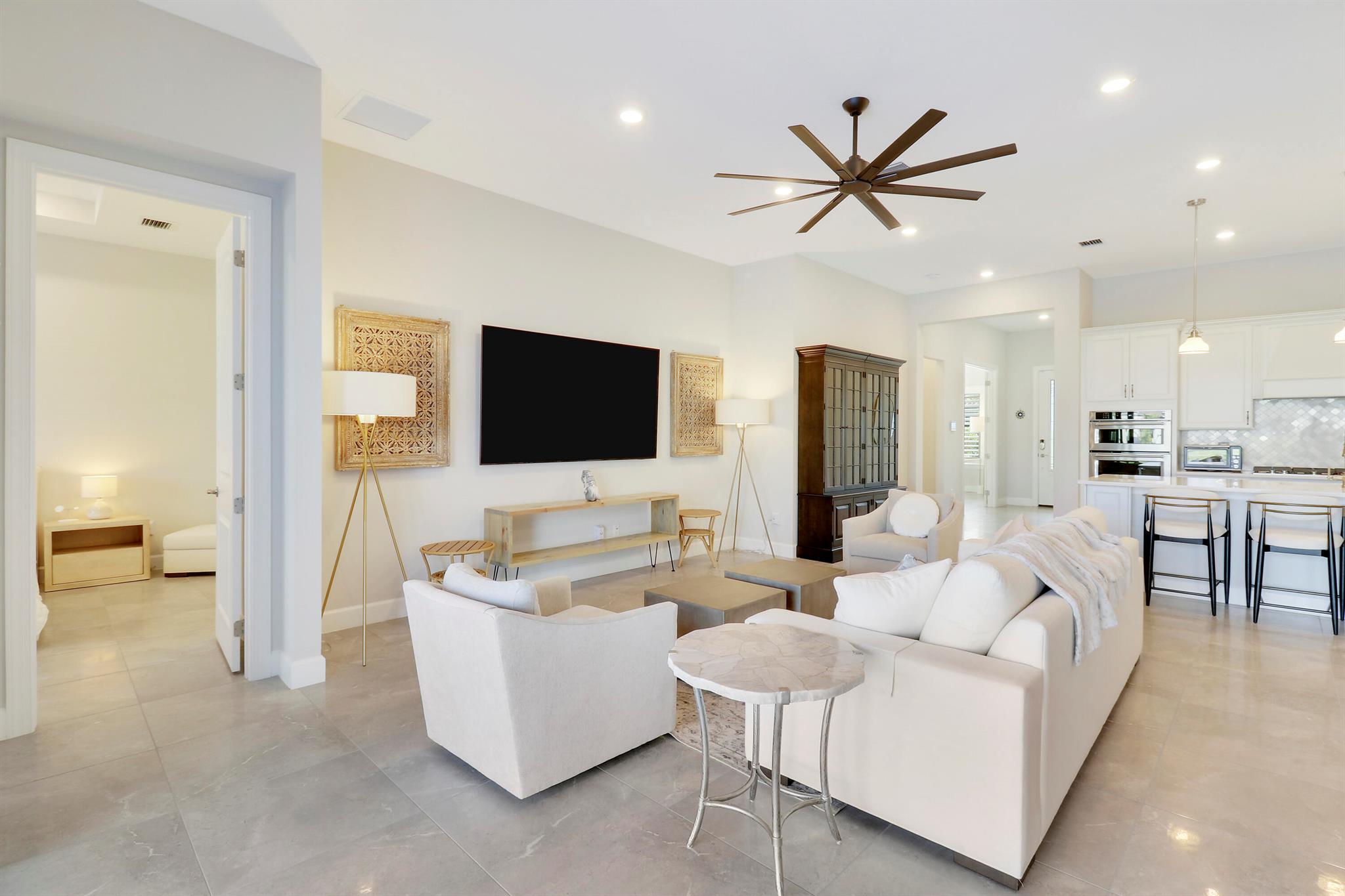 595 SE Villandry Way