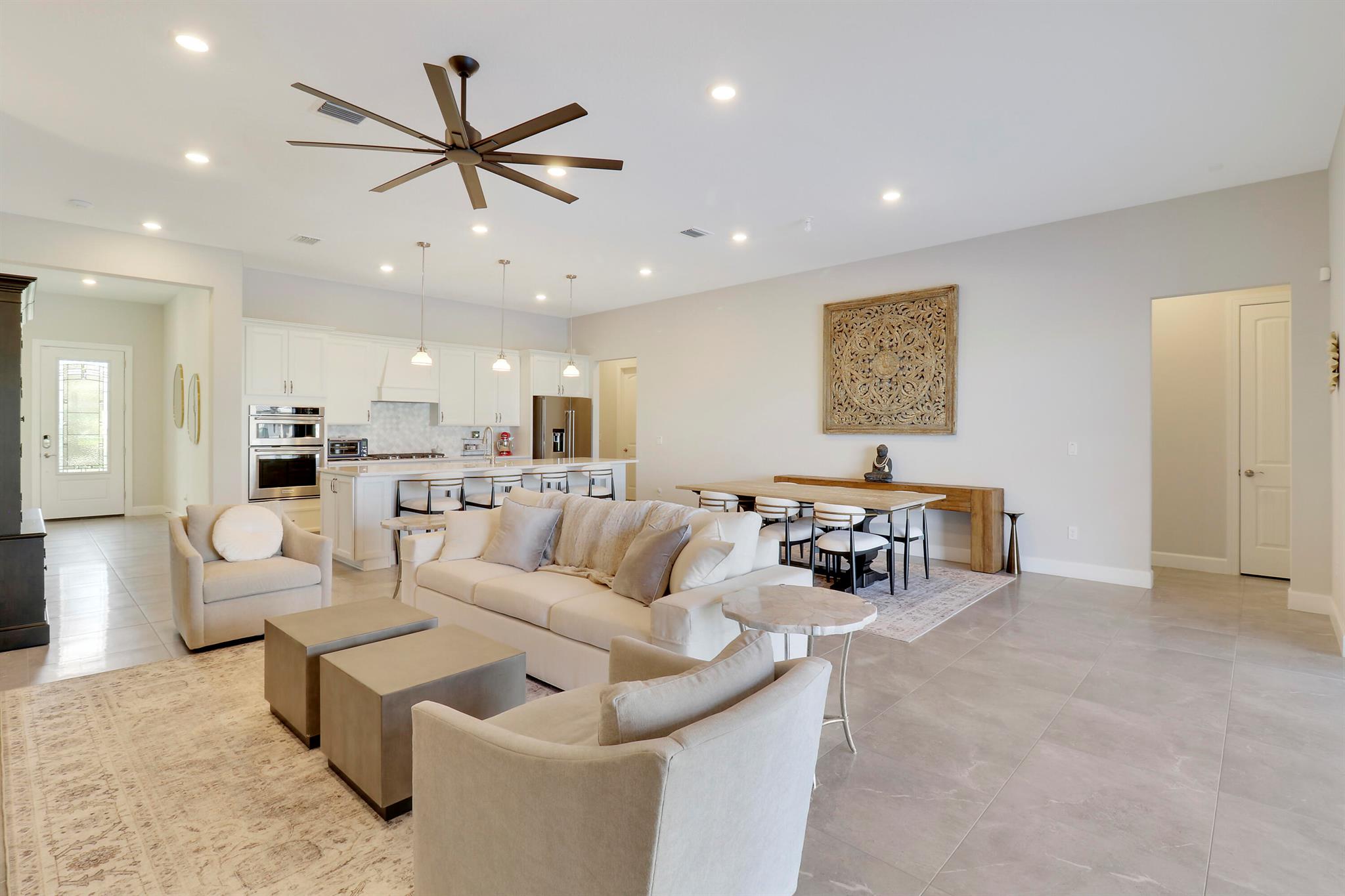 595 SE Villandry Way