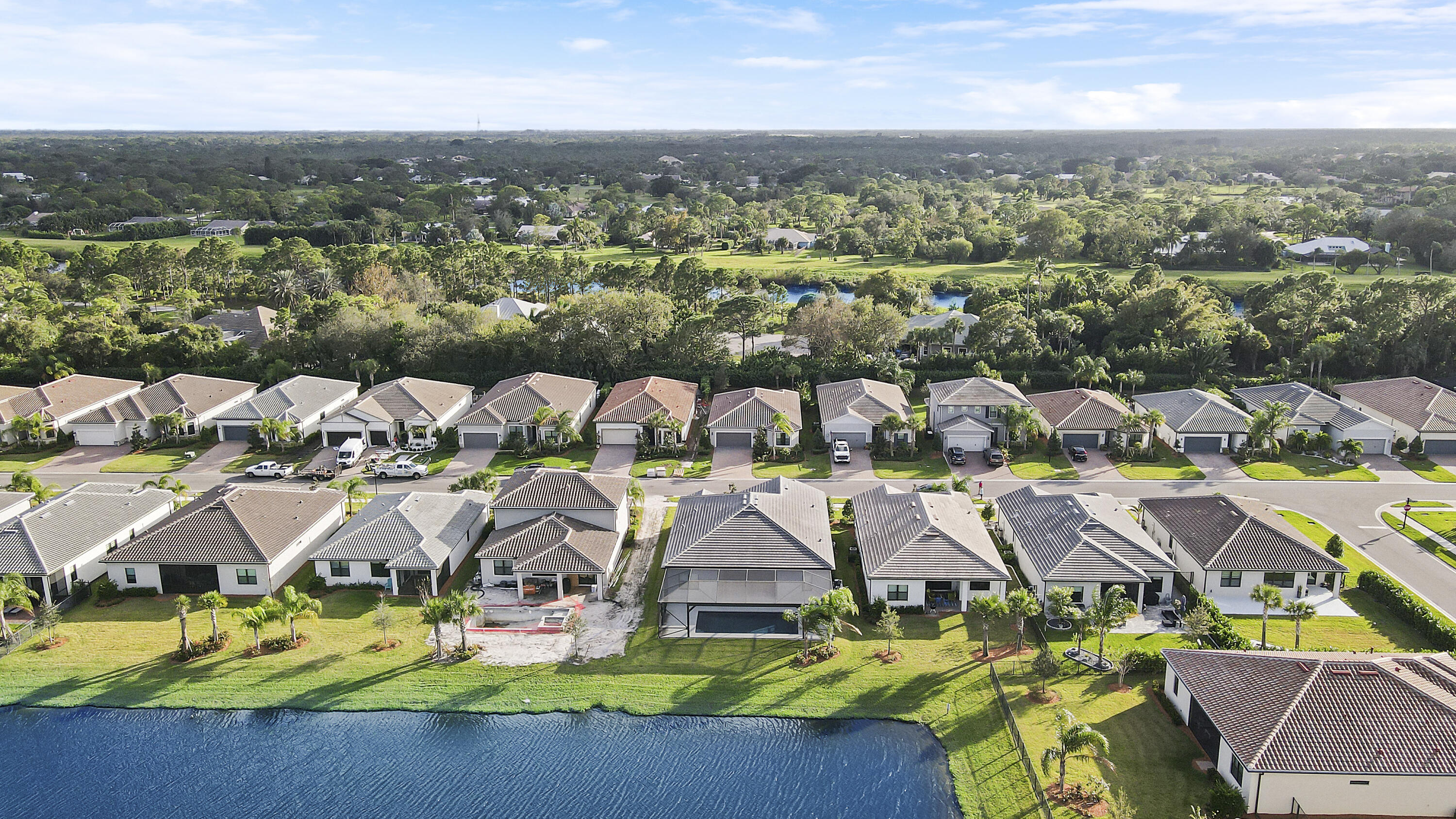 595 SE Villandry Way