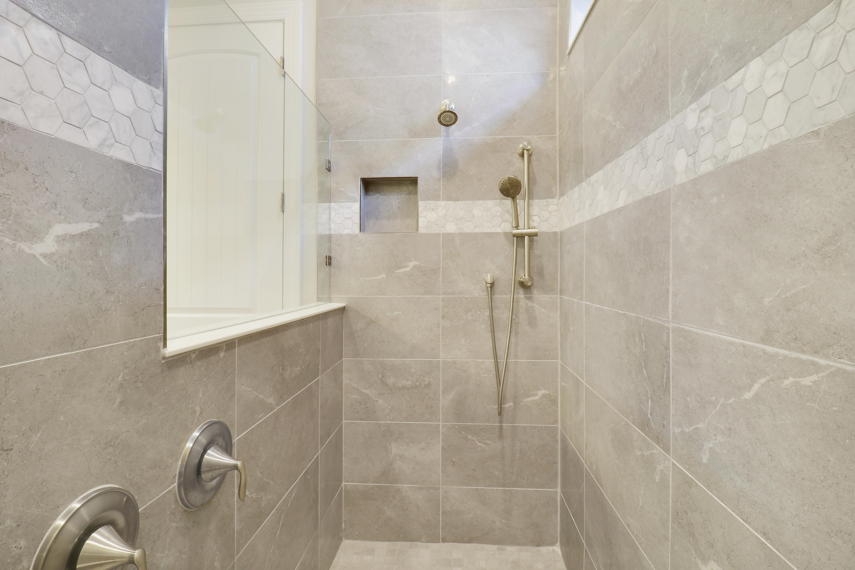 595 SE Villandry Way