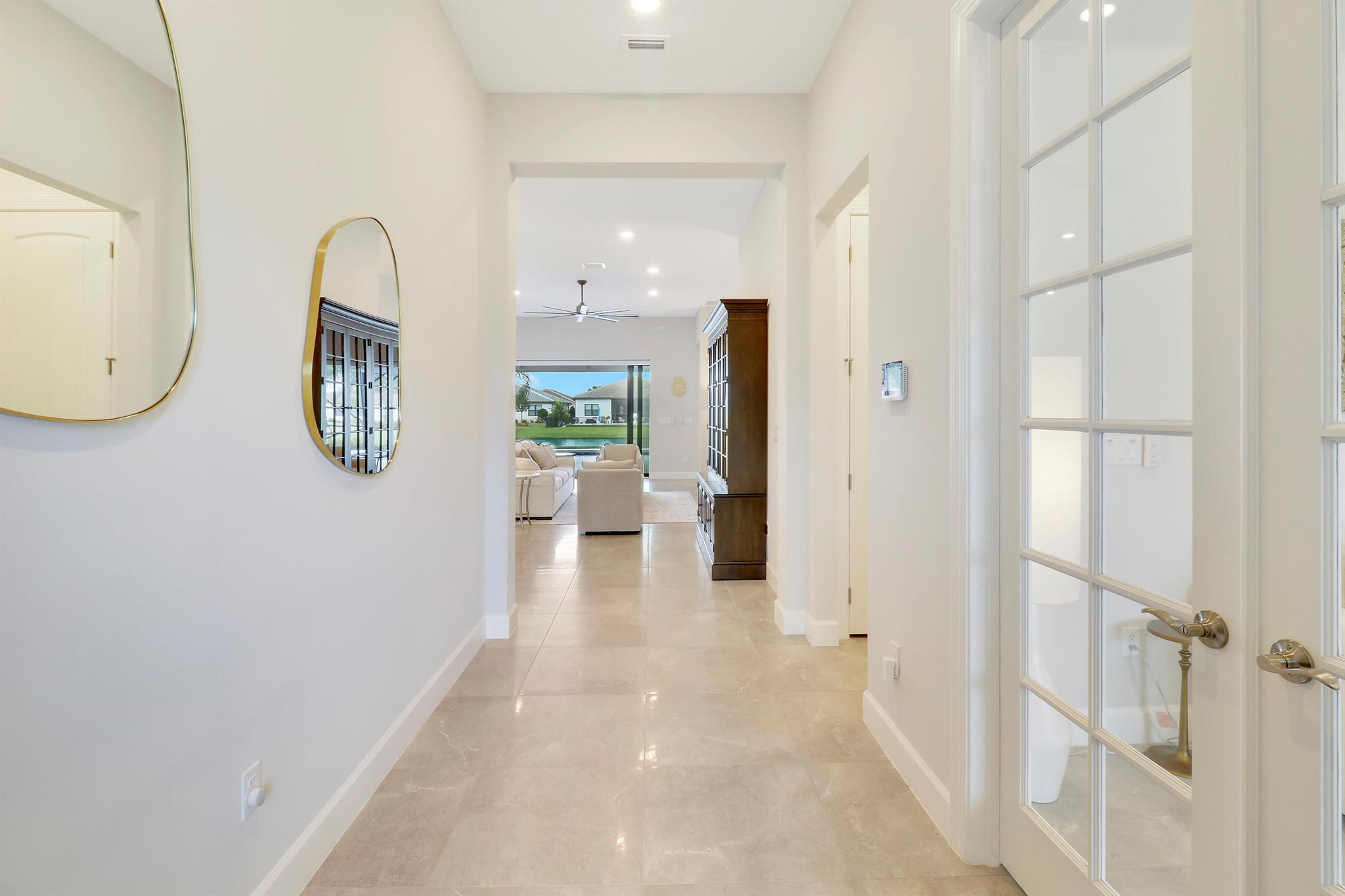 595 SE Villandry Way