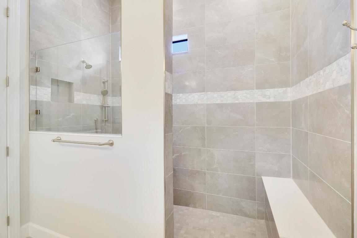 595 SE Villandry Way