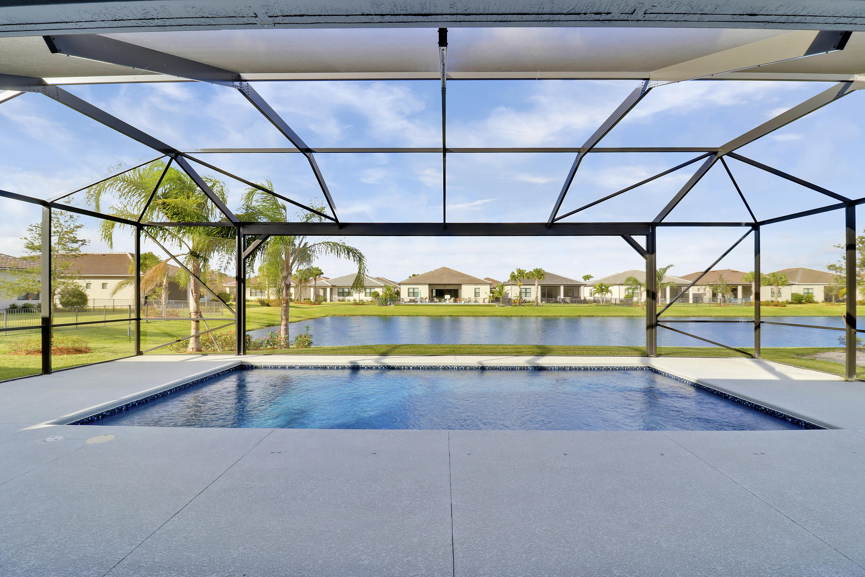 595 SE Villandry Way