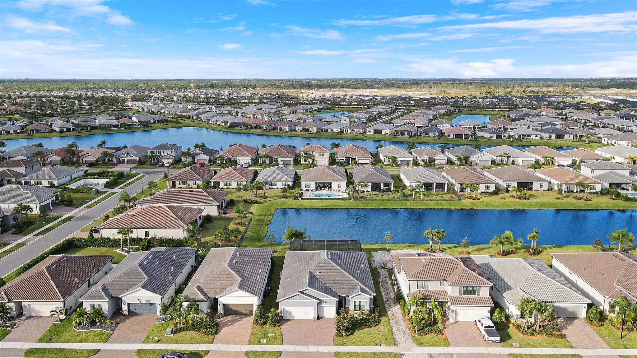 595 SE Villandry Way