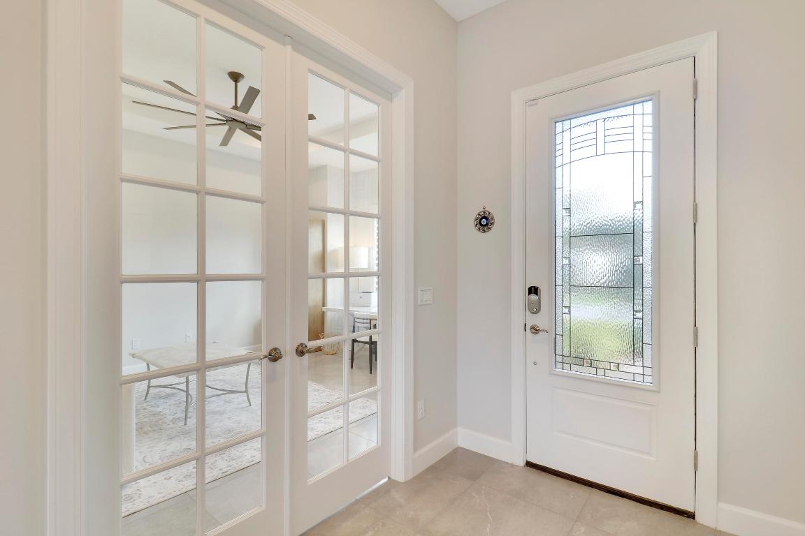 595 SE Villandry Way