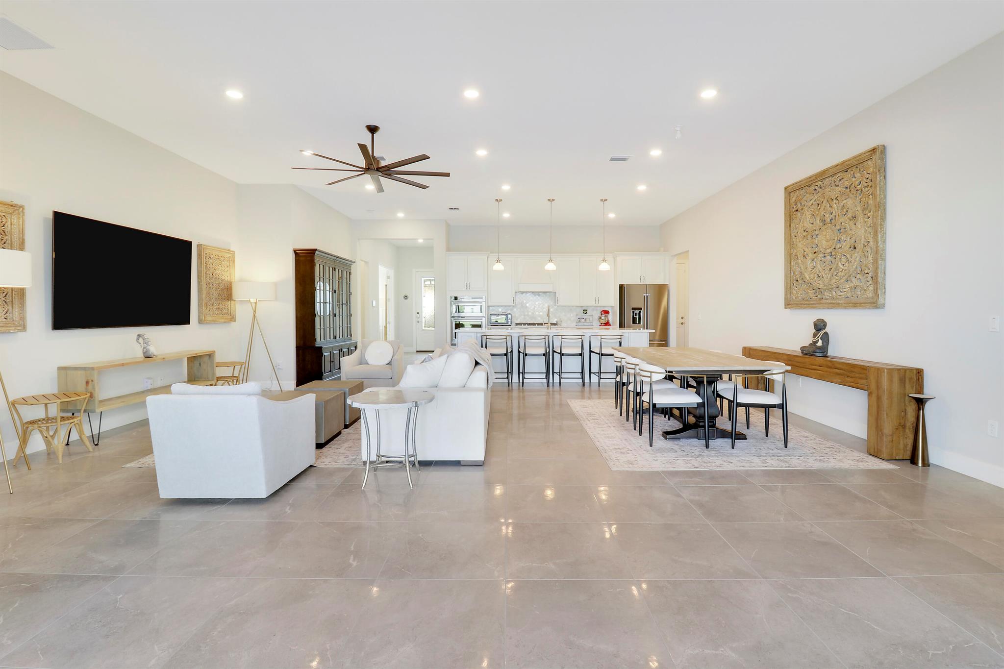 595 SE Villandry Way