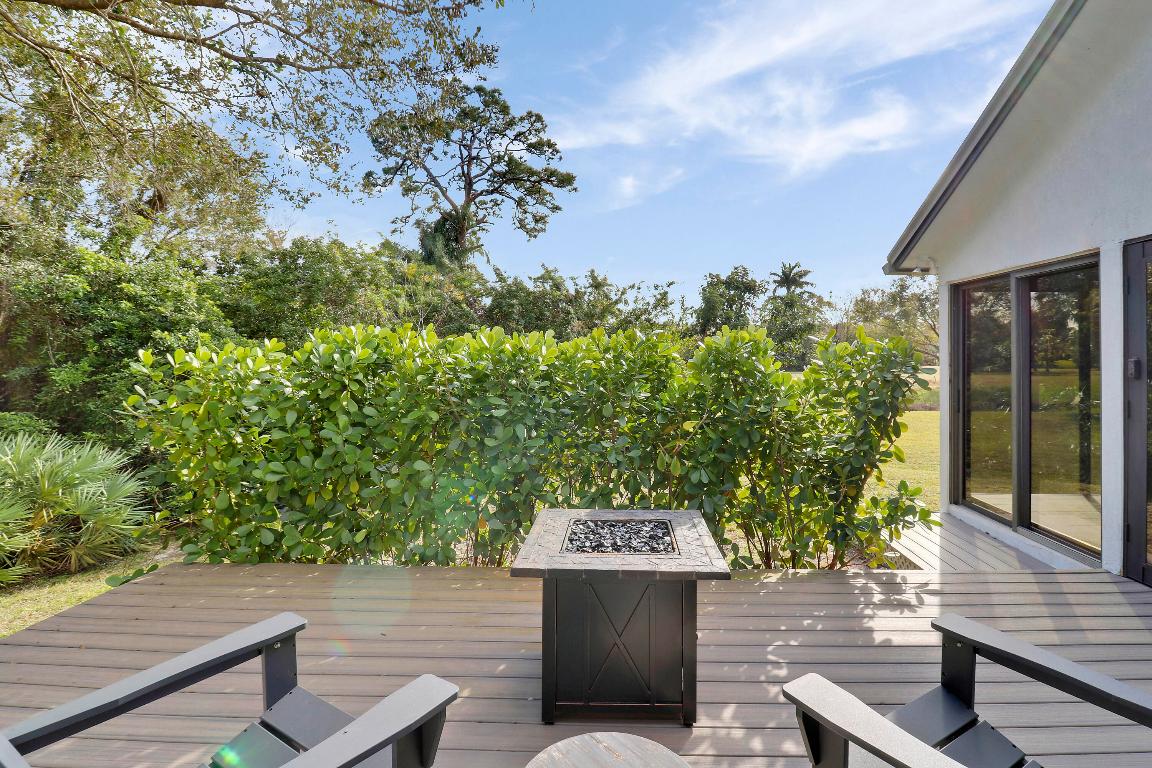 3682 SW Bimini Circle N