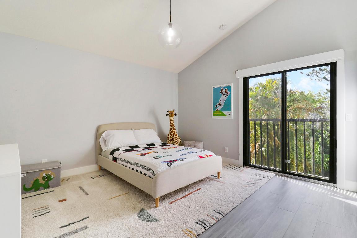 3682 SW Bimini Circle N