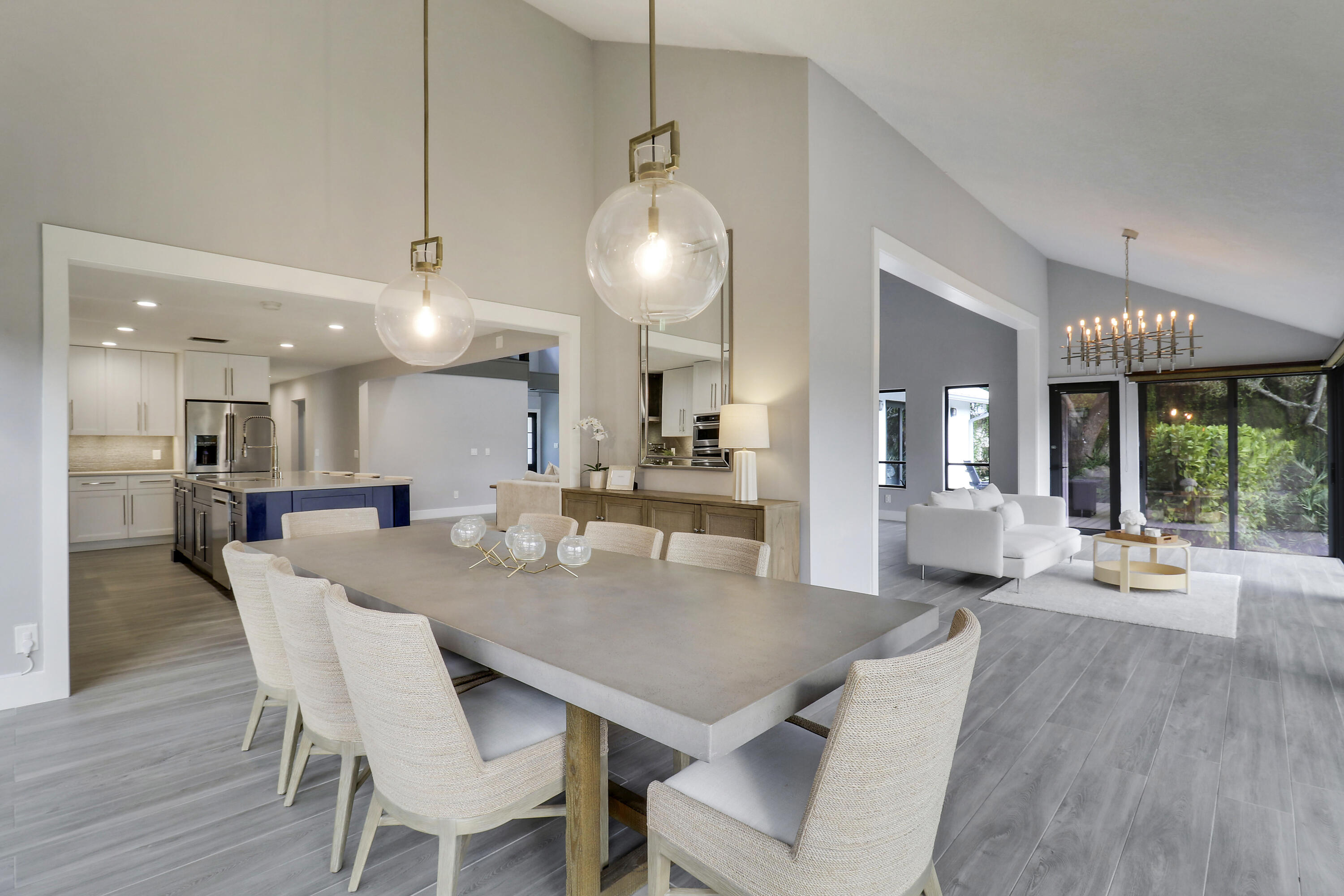 3682 SW Bimini Circle N