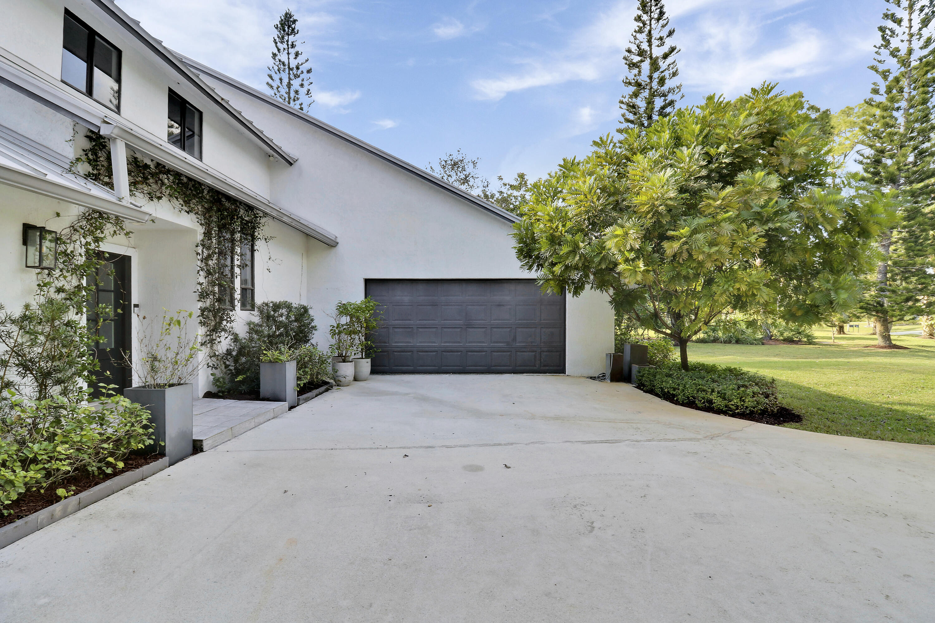 3682 SW Bimini Circle N