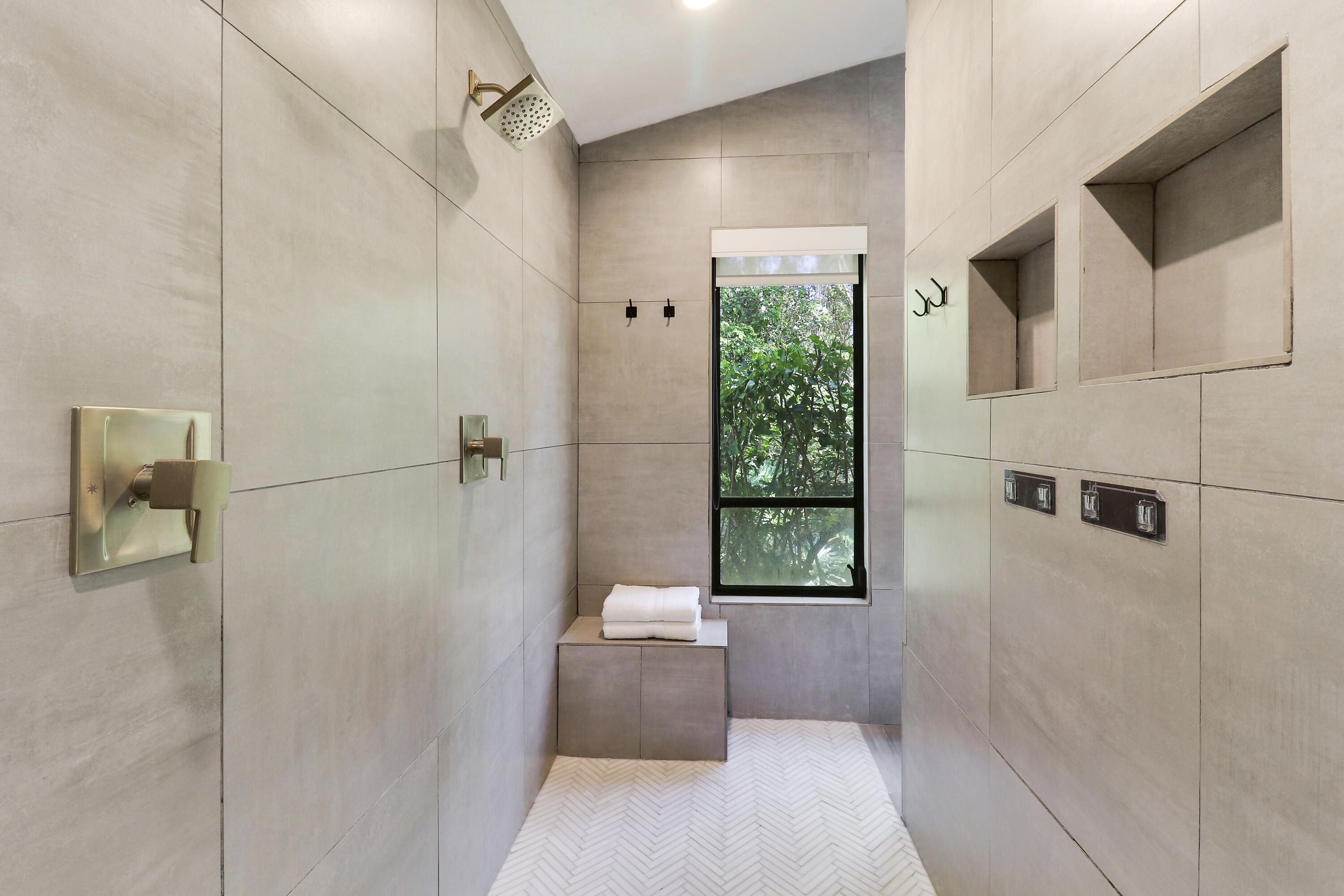 3682 SW Bimini Circle N