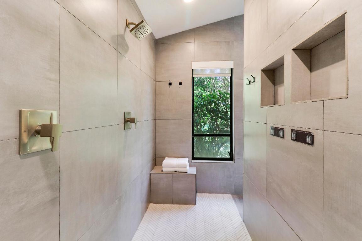 3682 SW Bimini Circle N