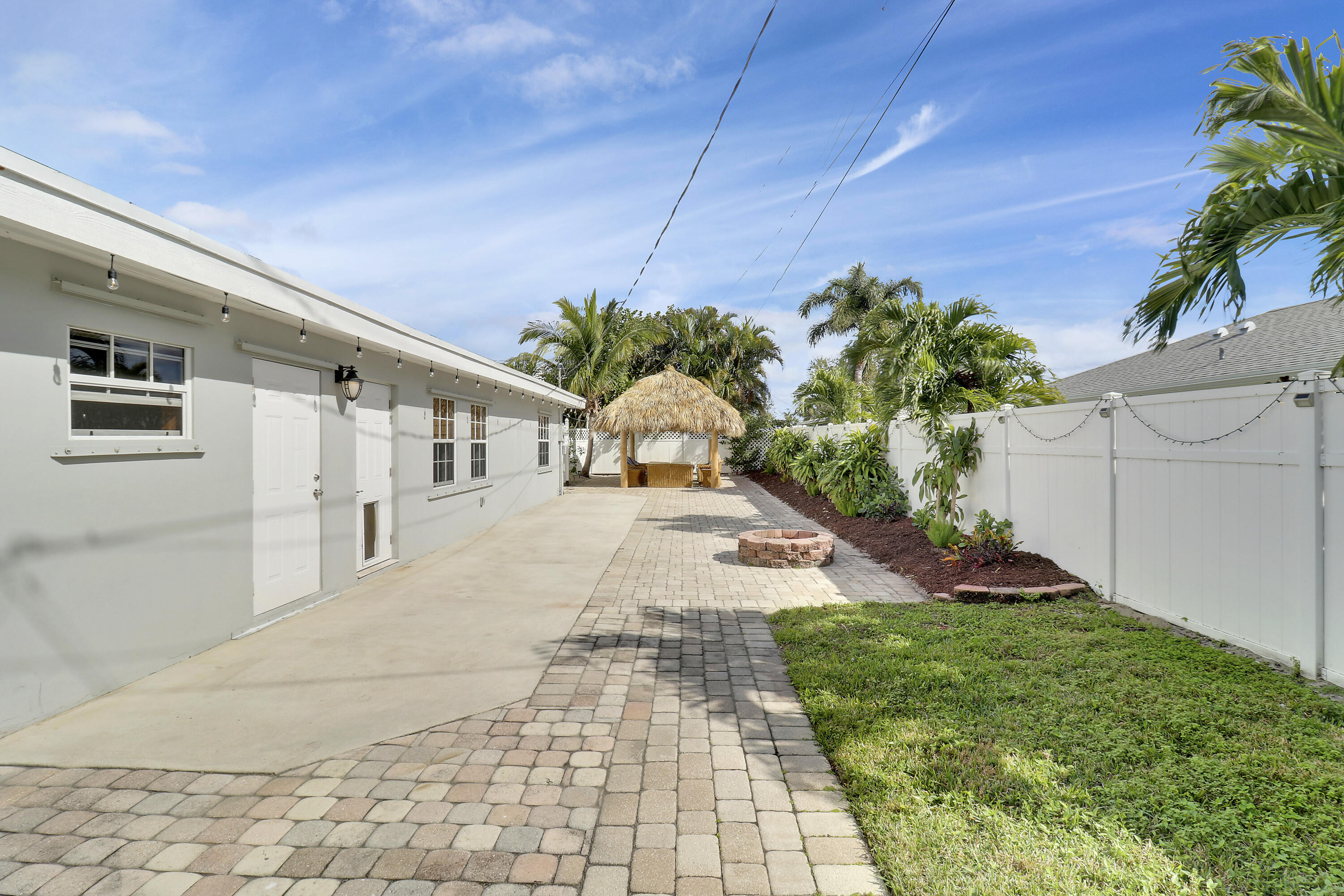 520 Inlet Road