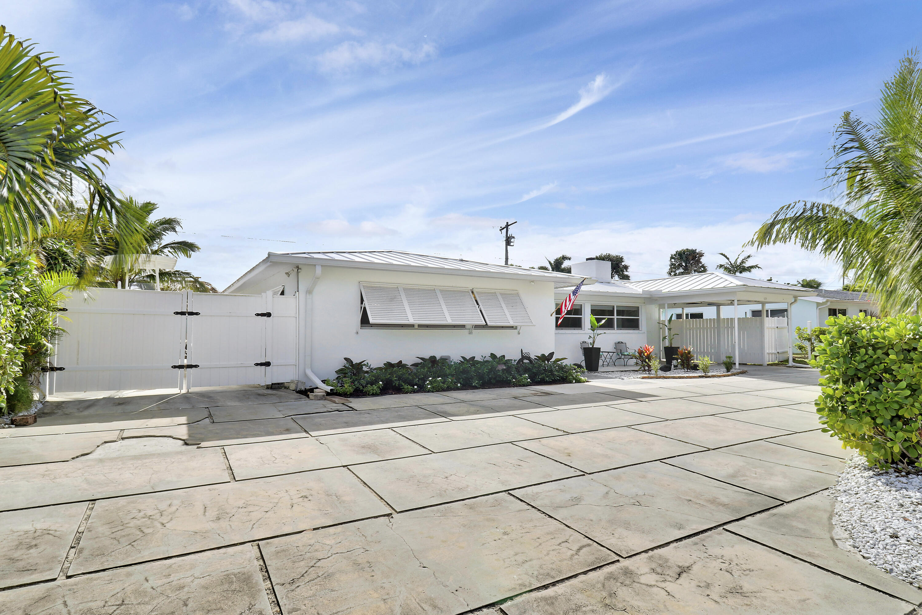 520 Inlet Road