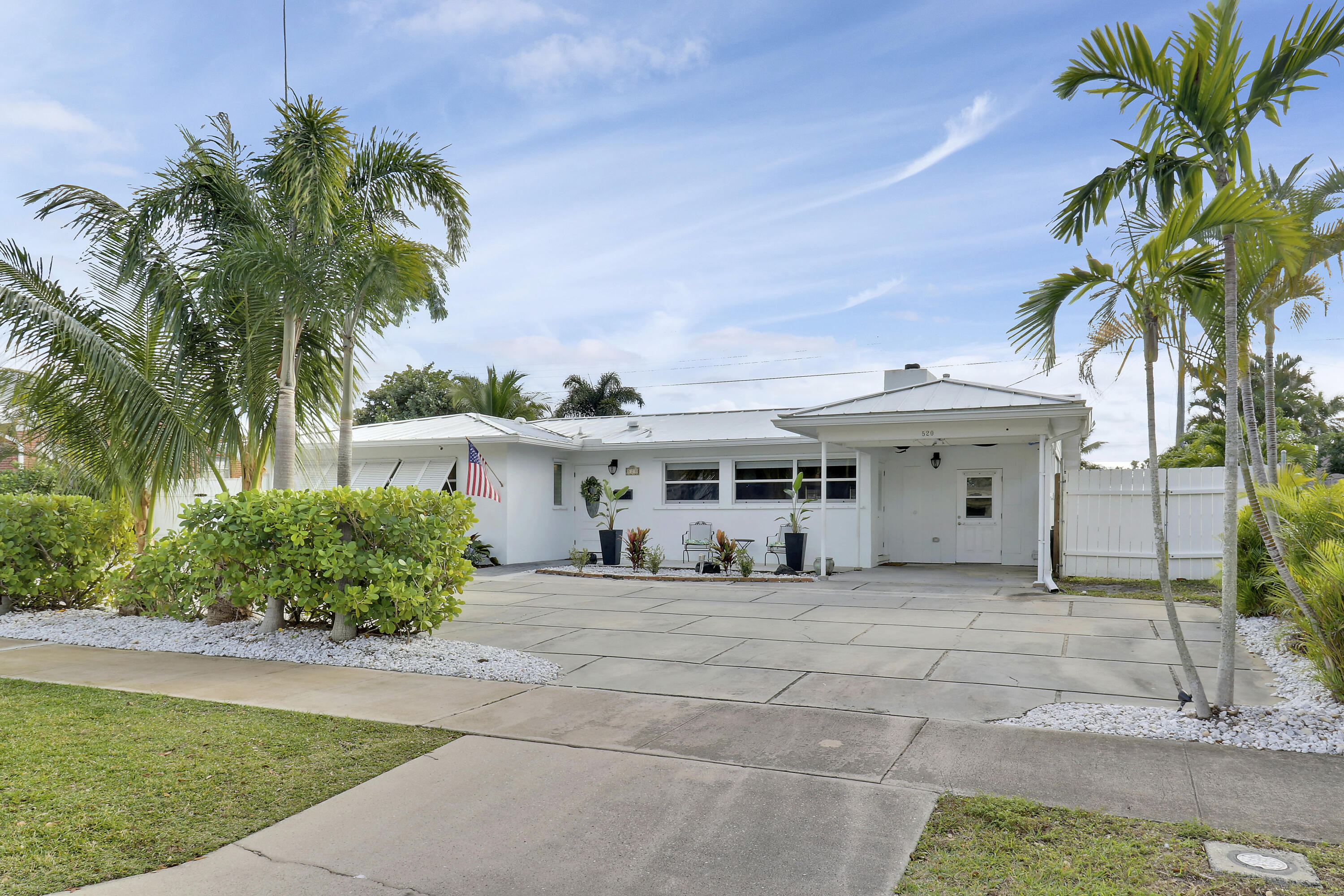 520 Inlet Road