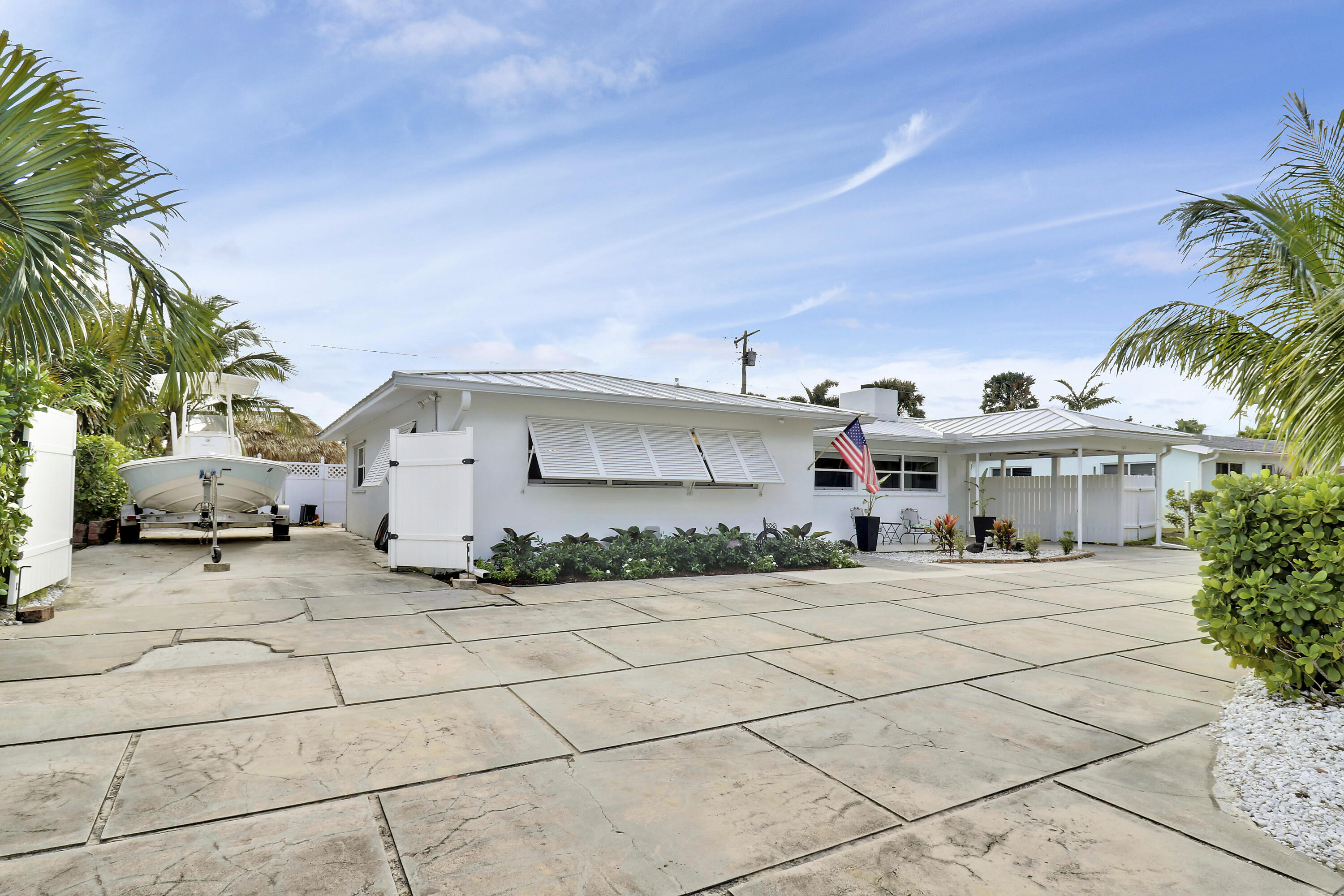 520 Inlet Road