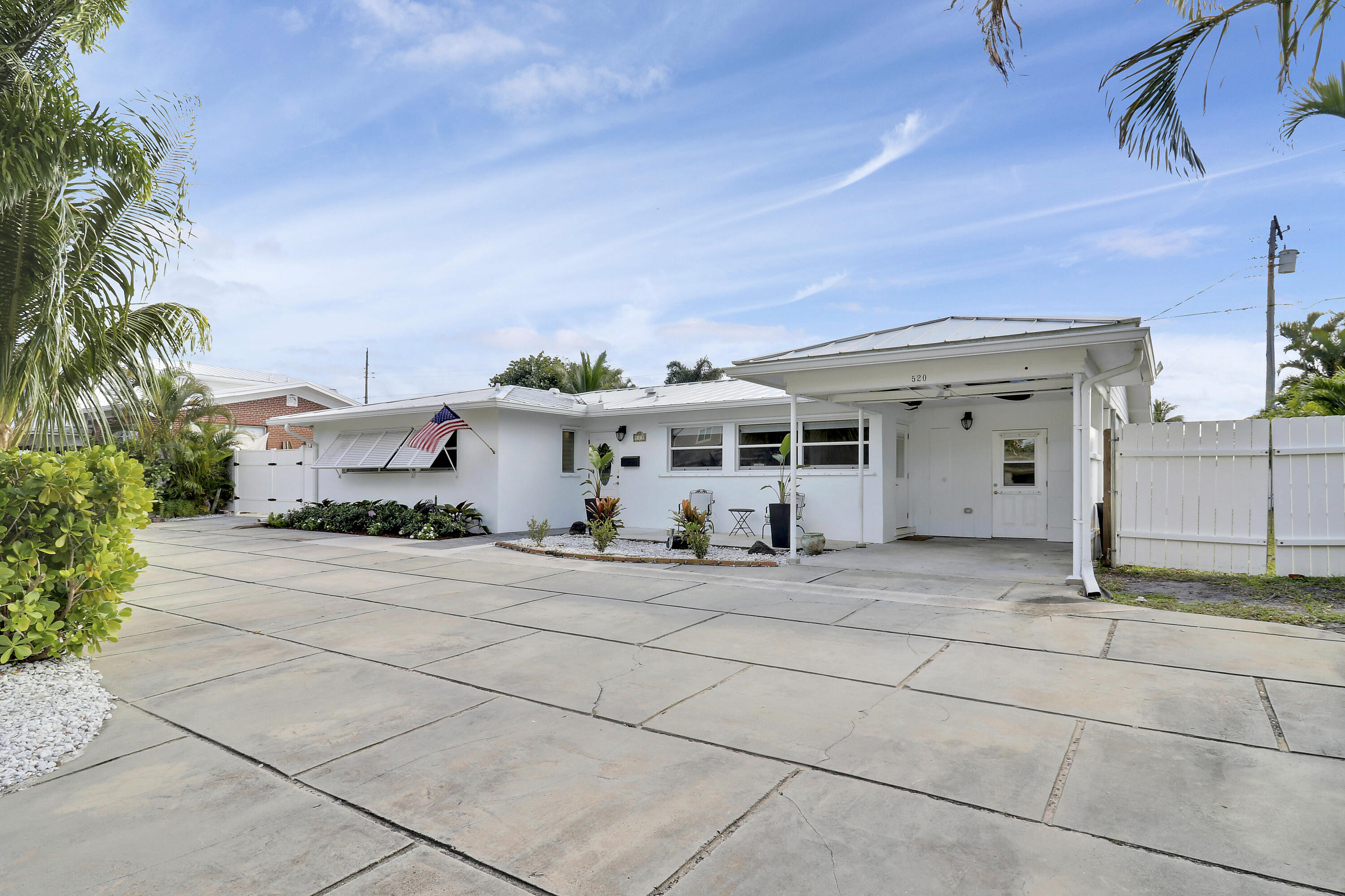 520 Inlet Road
