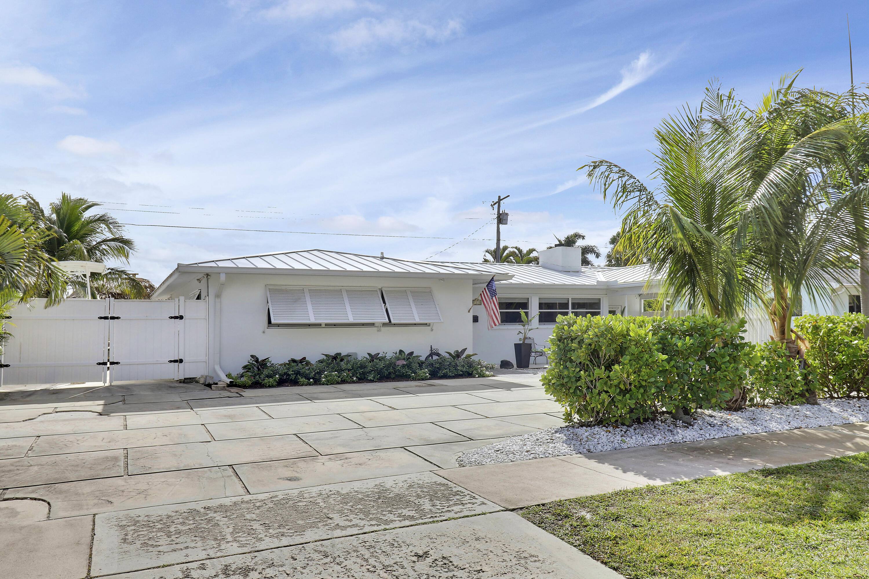 520 Inlet Road