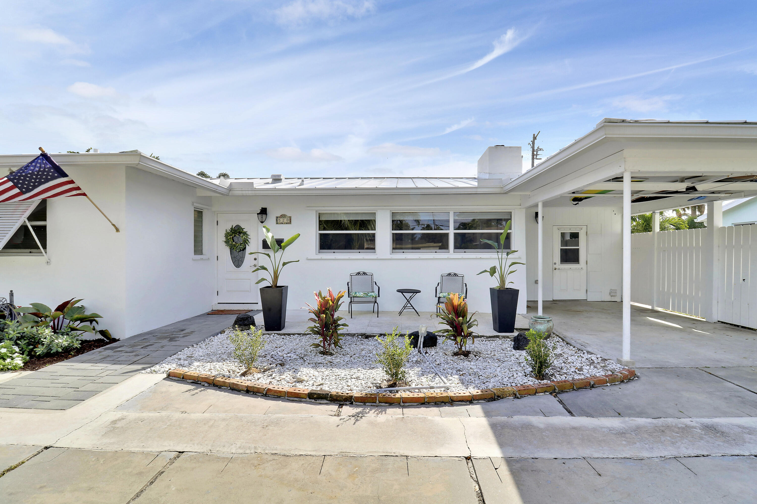 520 Inlet Road