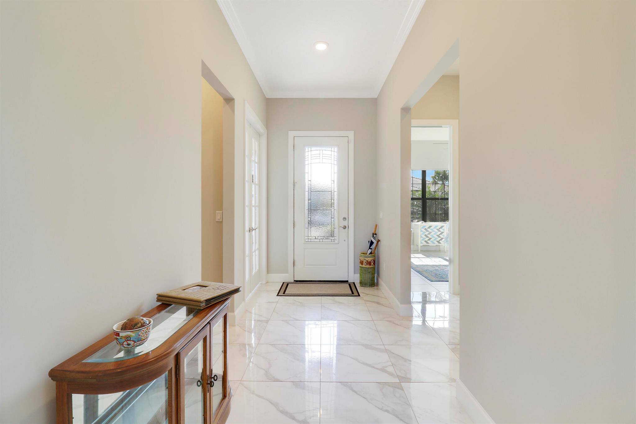 663 SE Boboli Way