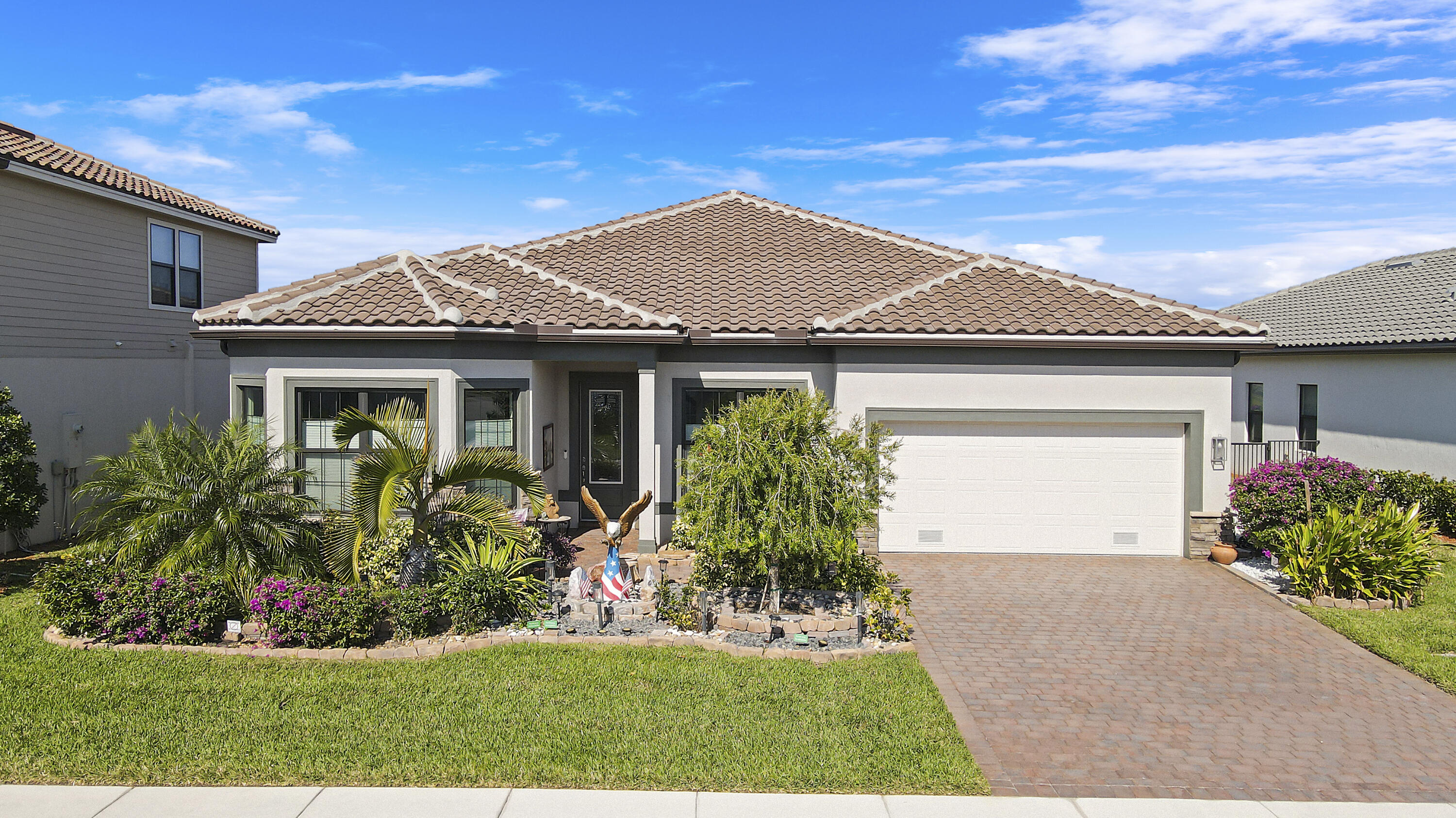 663 SE Boboli Way