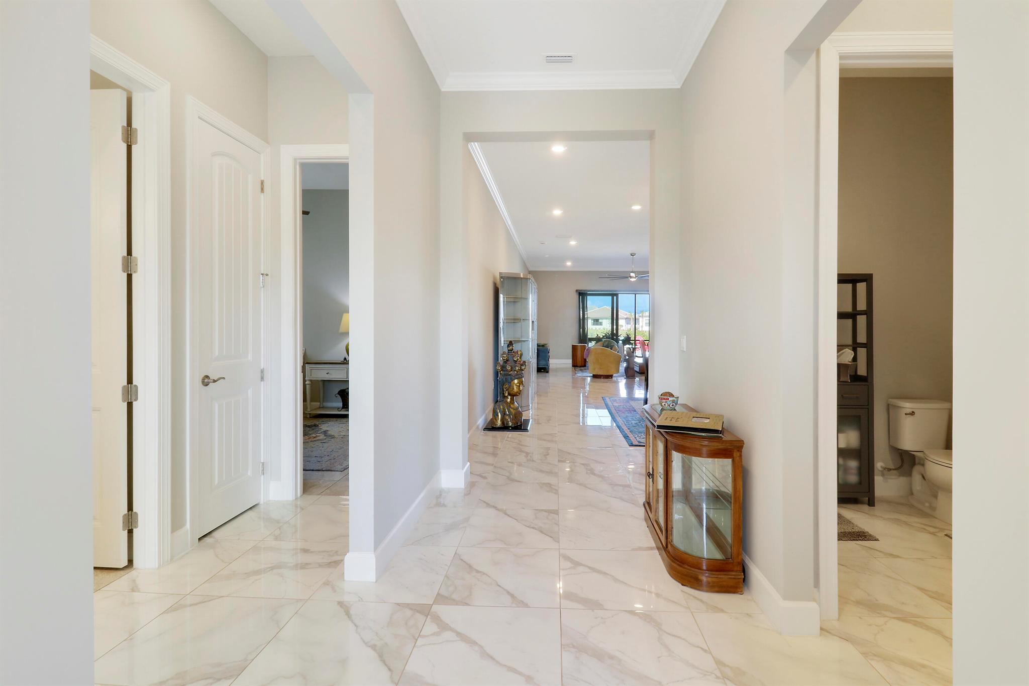 663 SE Boboli Way
