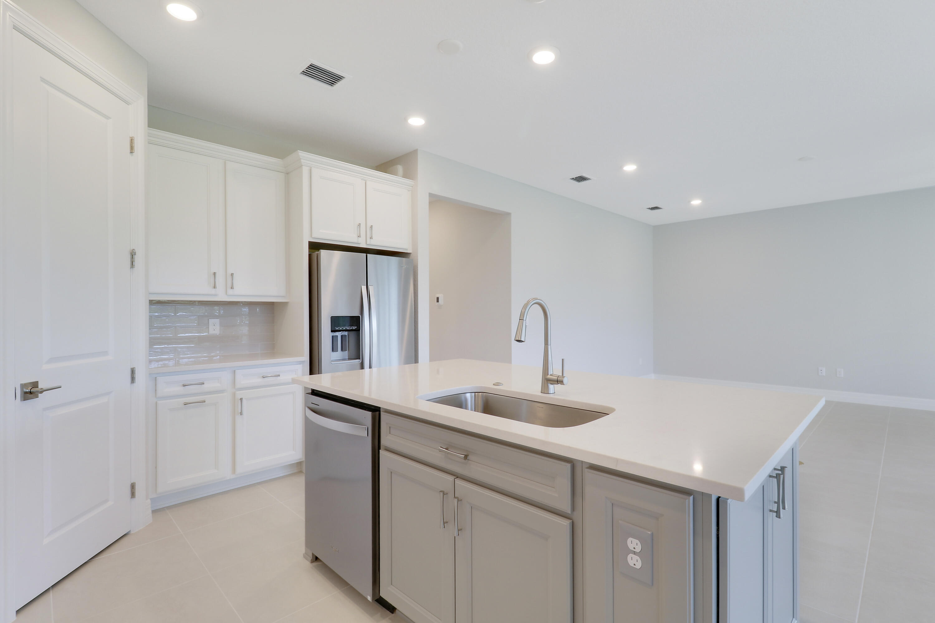 10245 SW Captiva Drive