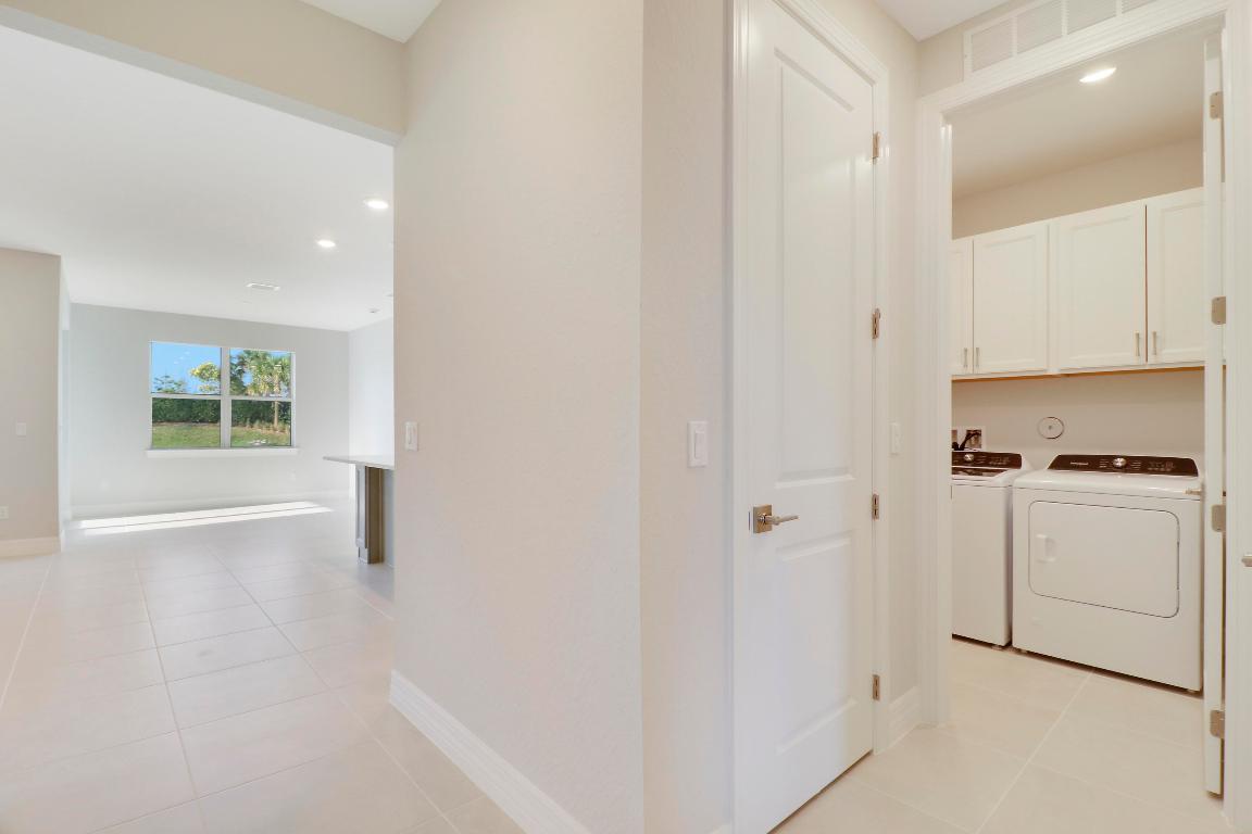 10245 SW Captiva Drive