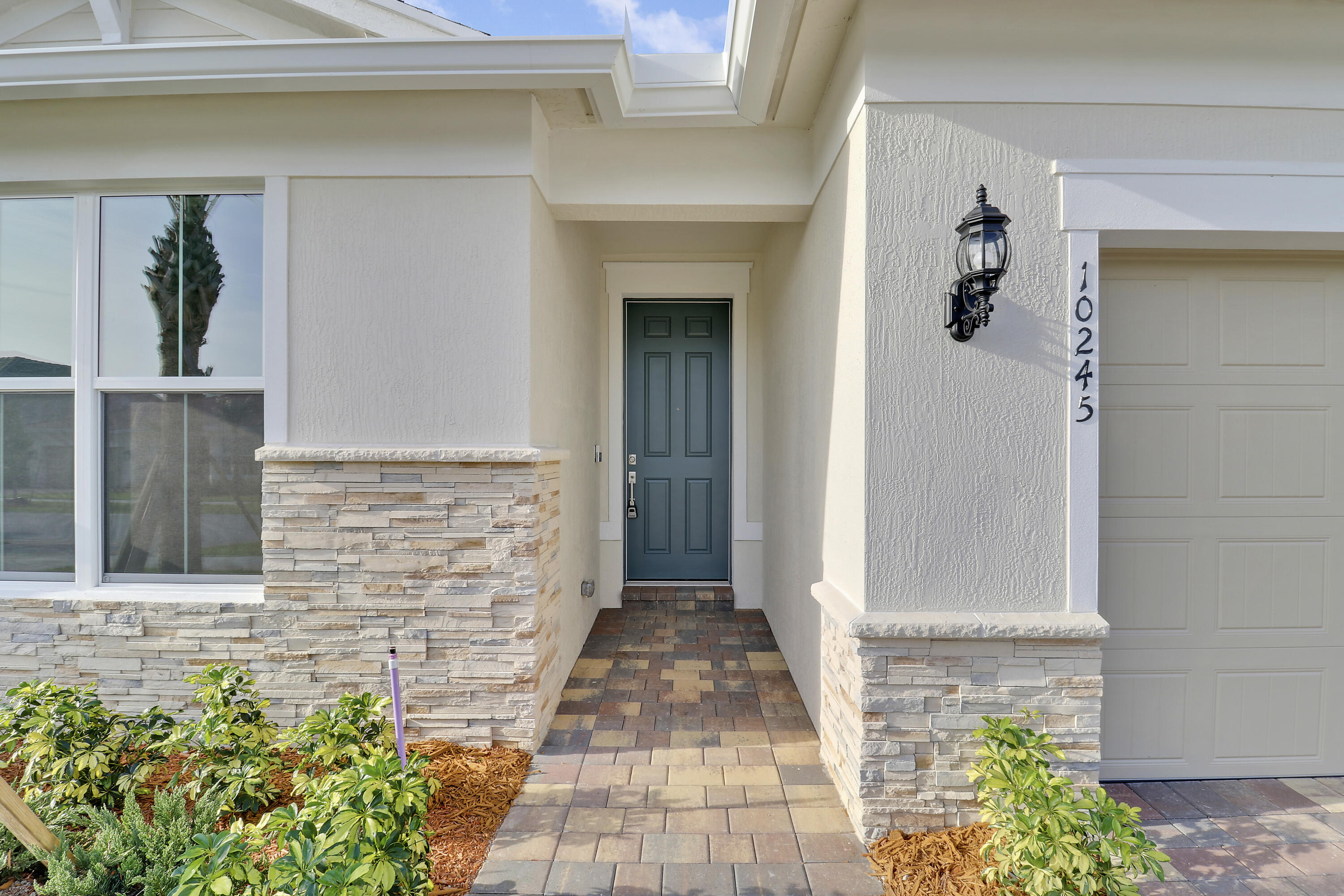 10245 SW Captiva Drive