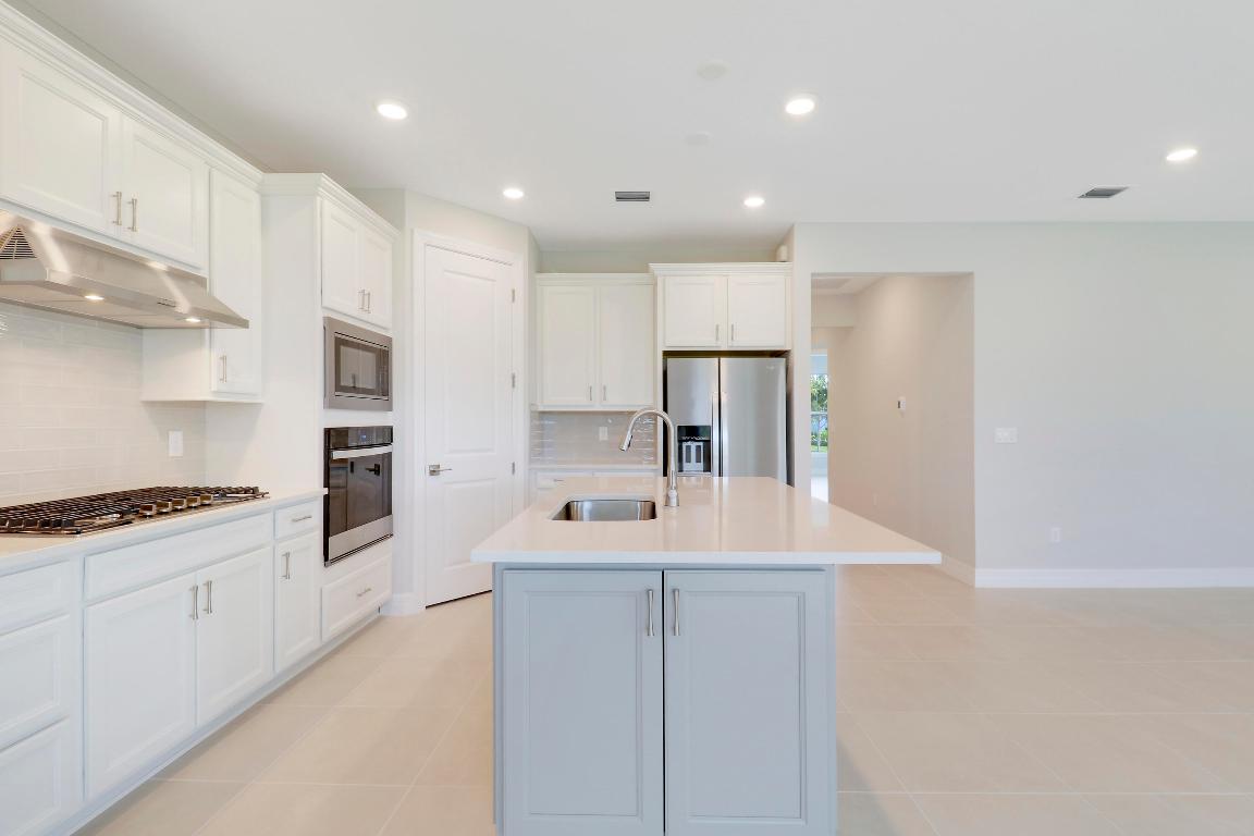 10245 SW Captiva Drive