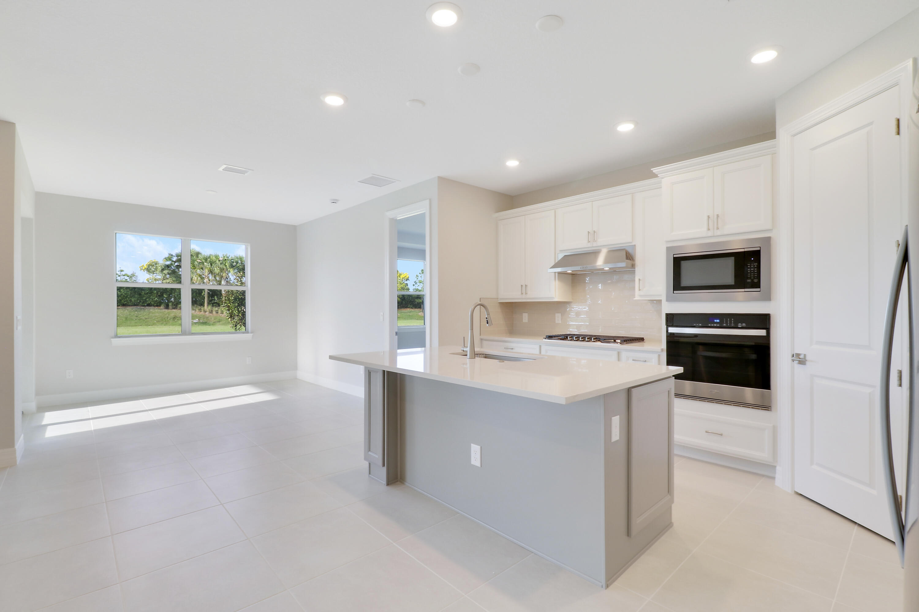 10245 SW Captiva Drive