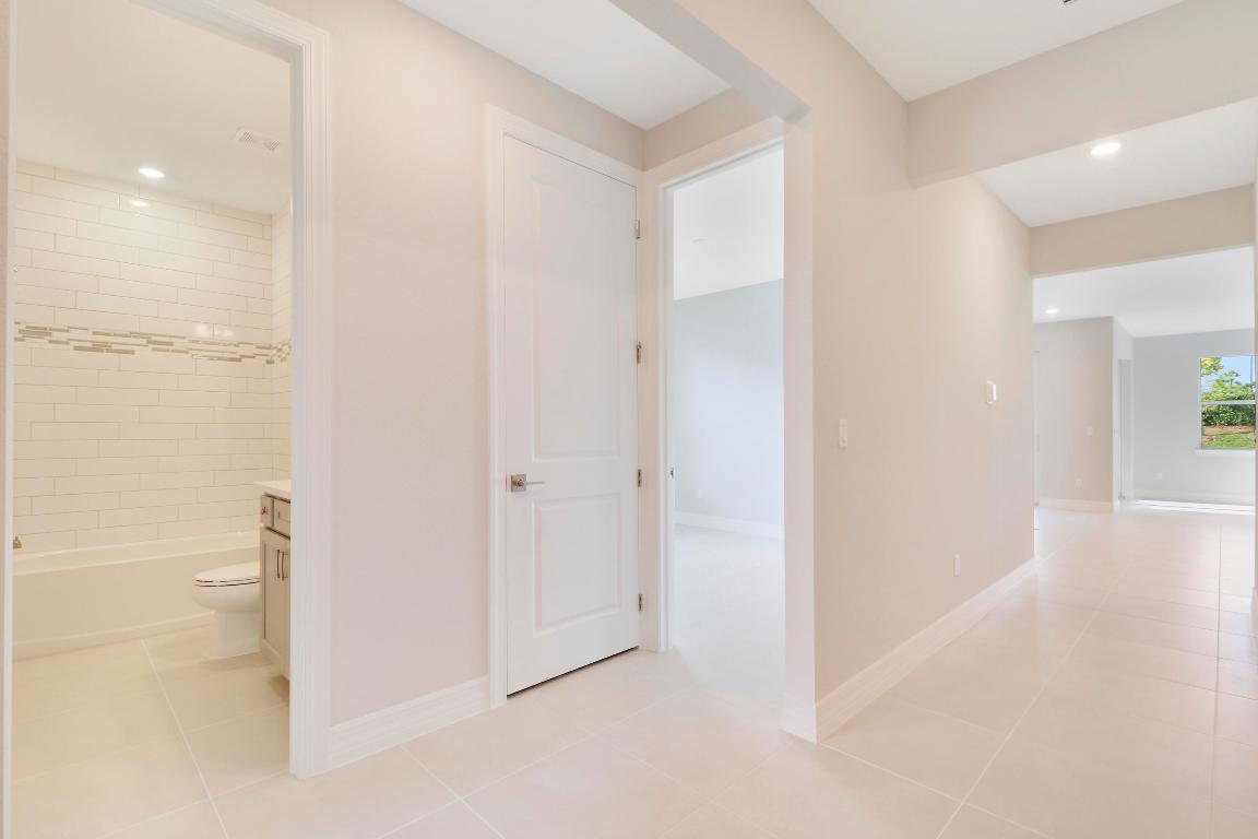 10245 SW Captiva Drive