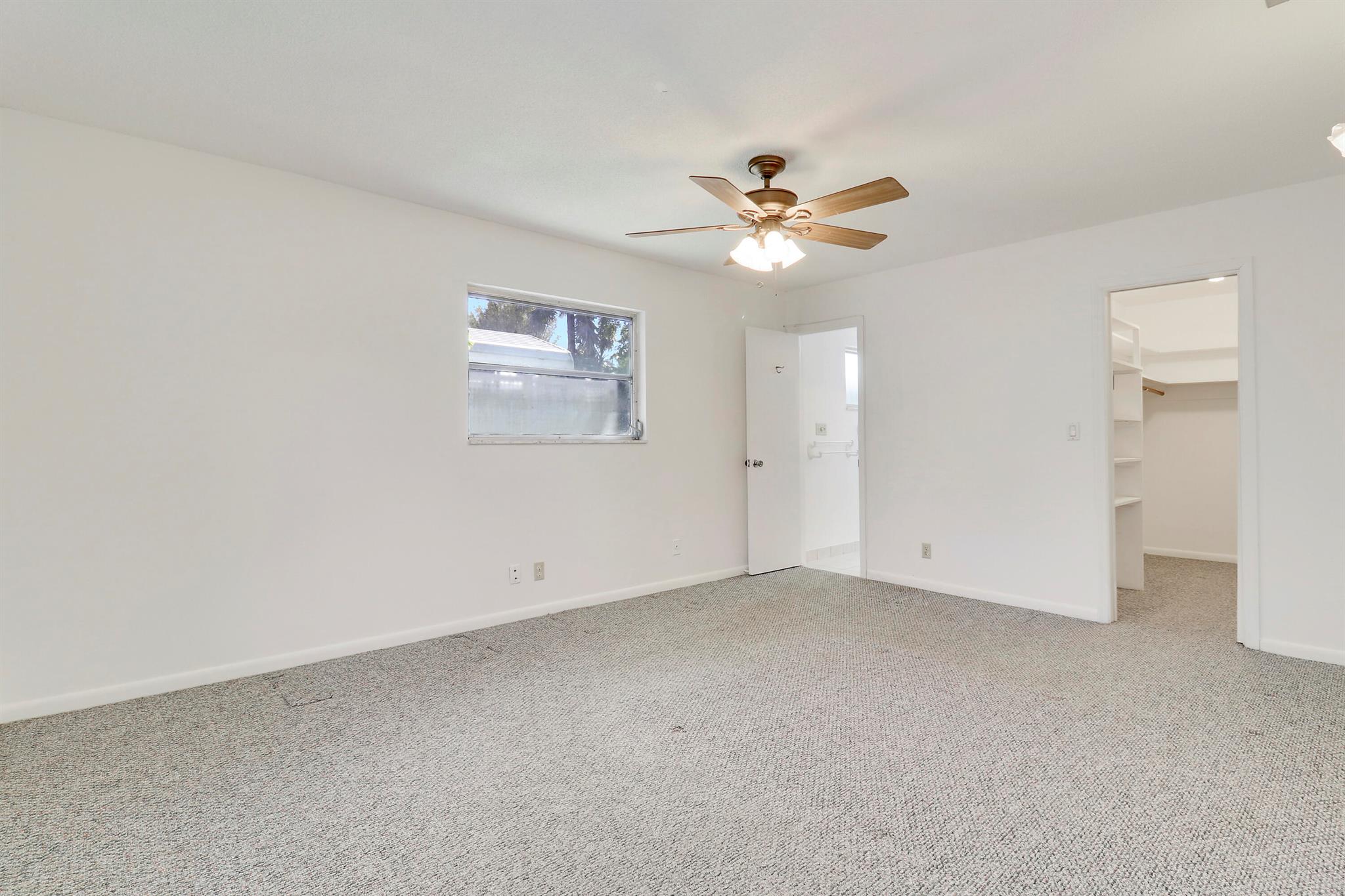 19910 N Riverside Drive