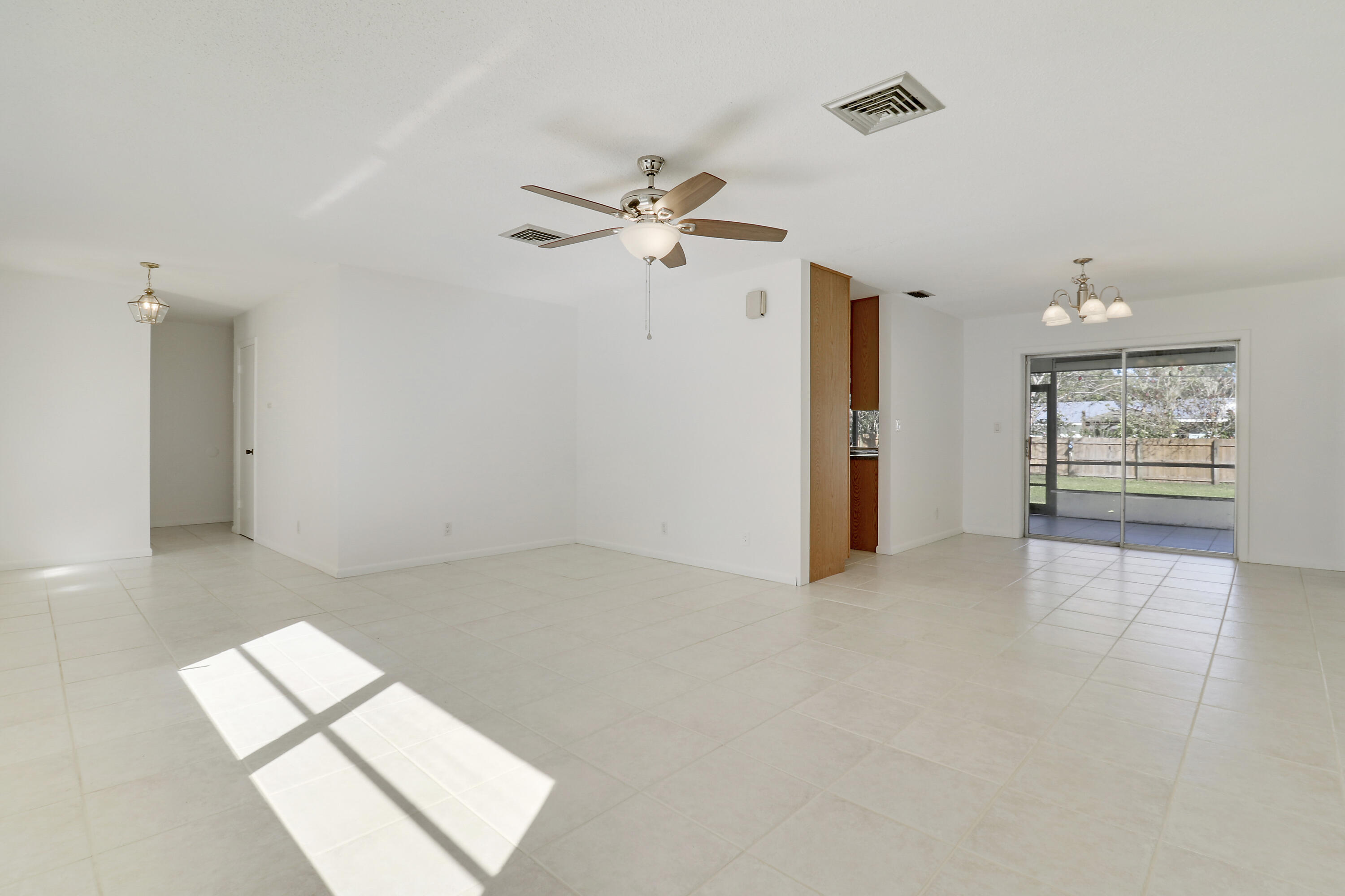 19910 N Riverside Drive