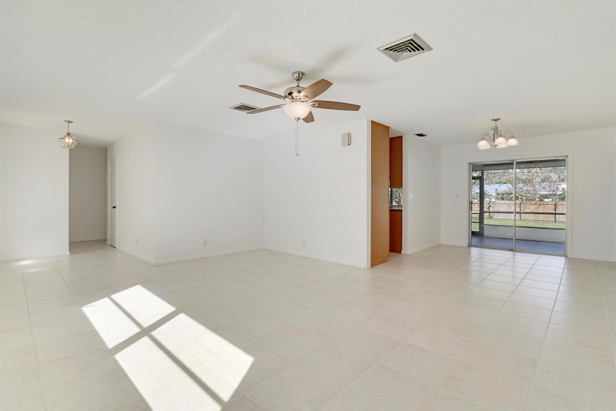 19910 N Riverside Drive