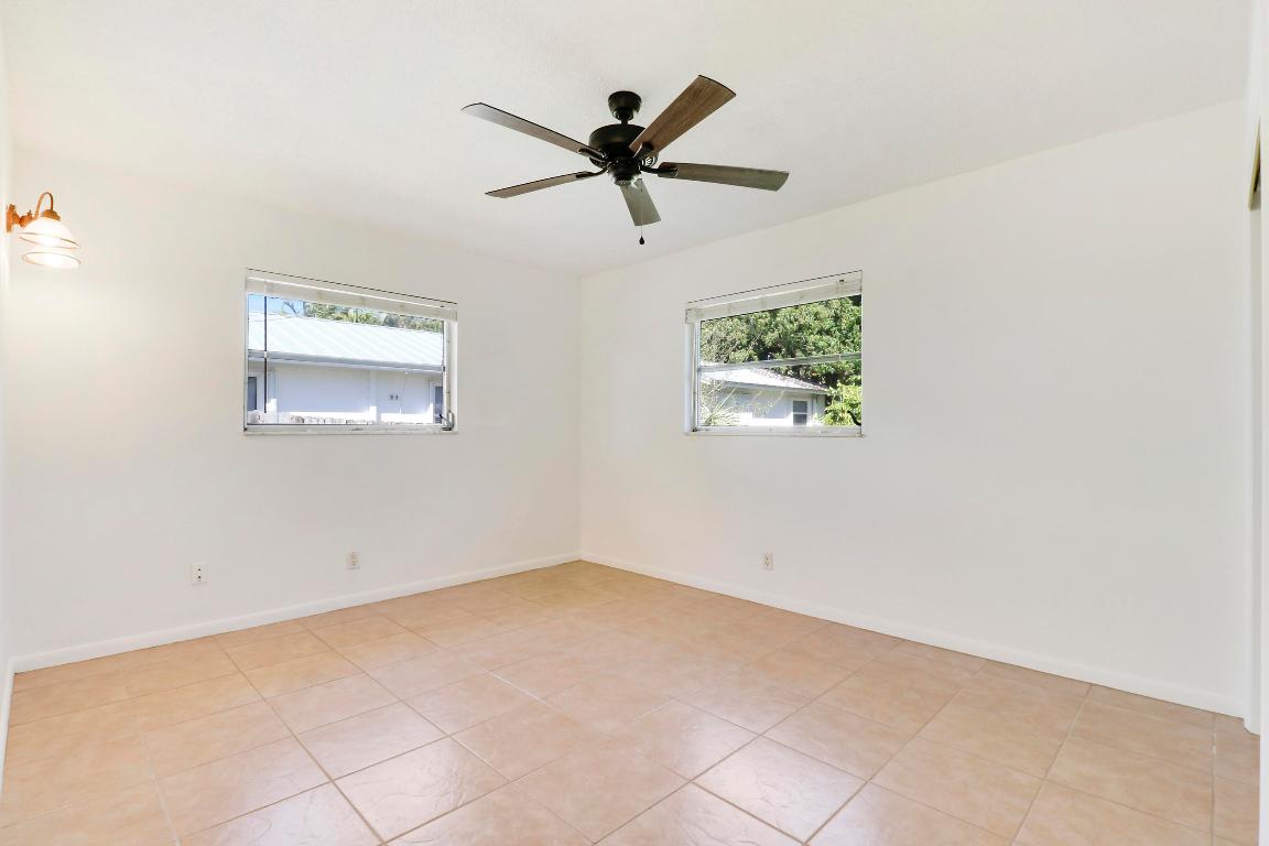 19910 N Riverside Drive