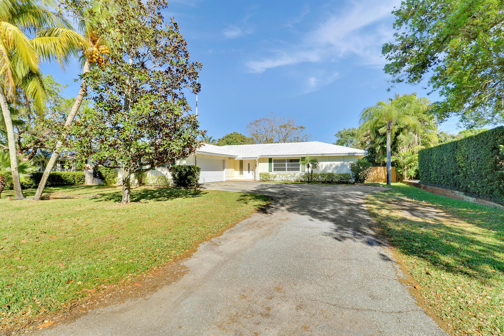 19910 N Riverside Drive