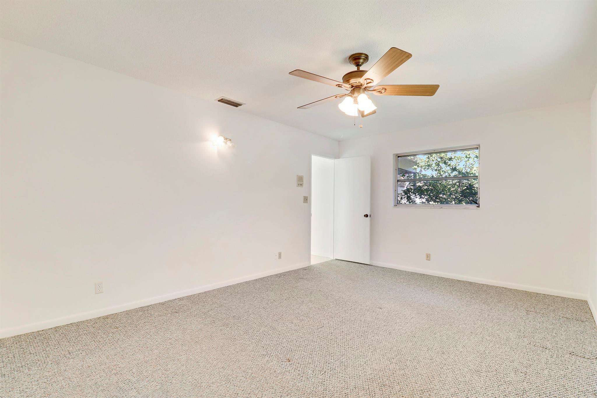 19910 N Riverside Drive