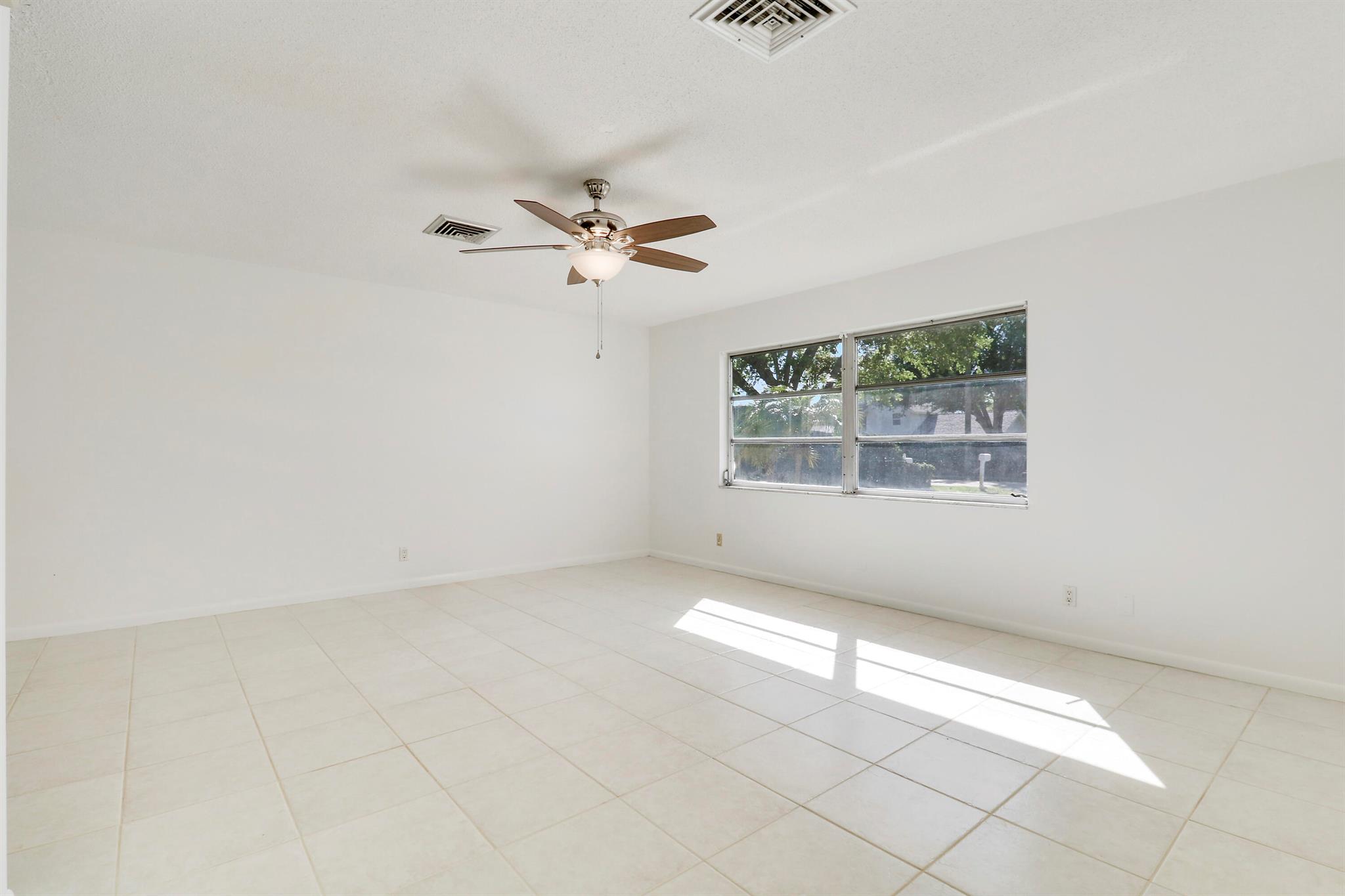 19910 N Riverside Drive