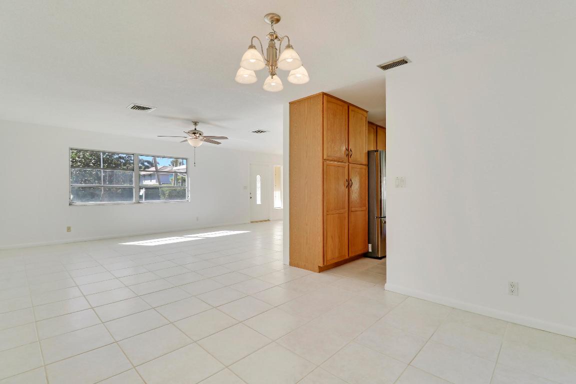 19910 N Riverside Drive