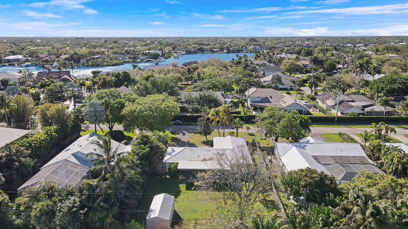 19910 N Riverside Drive