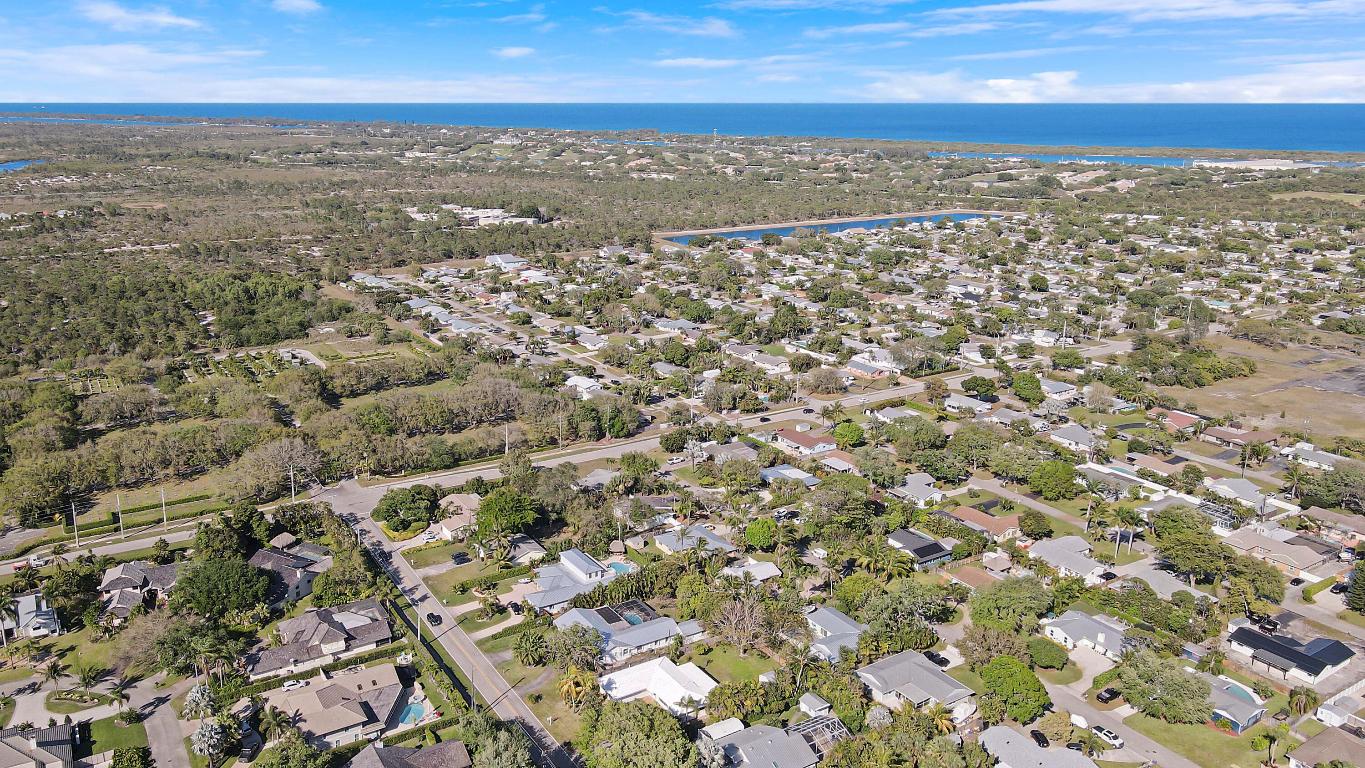 19910 N Riverside Drive