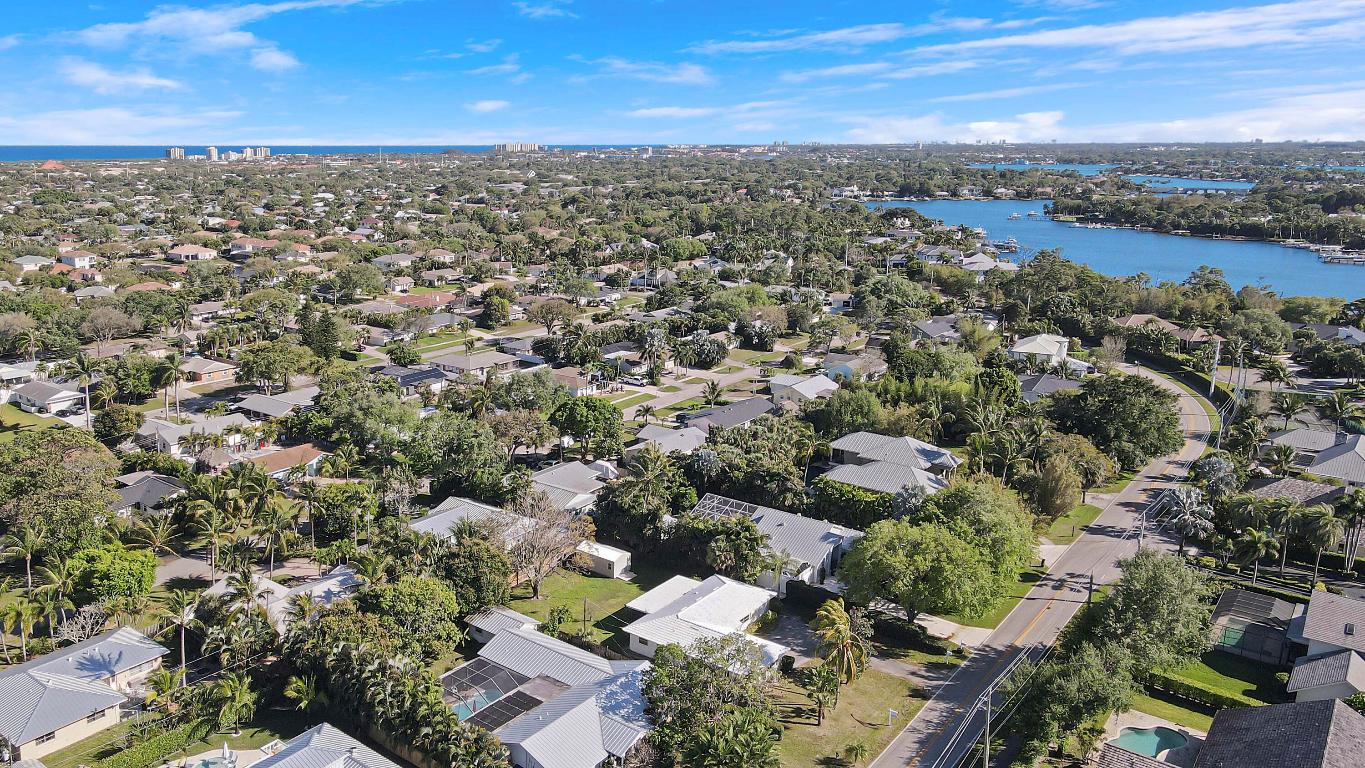 19910 N Riverside Drive