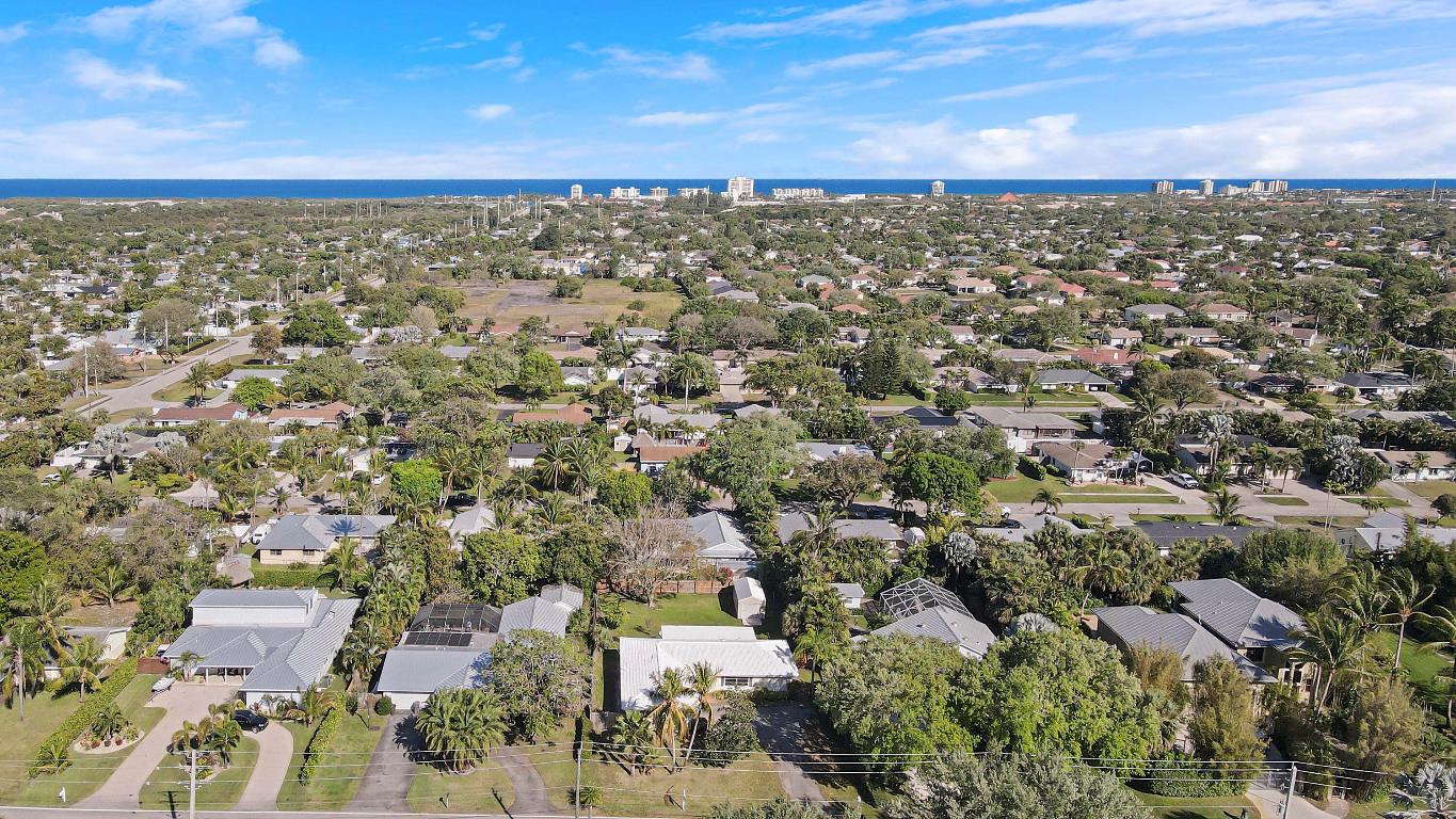 19910 N Riverside Drive