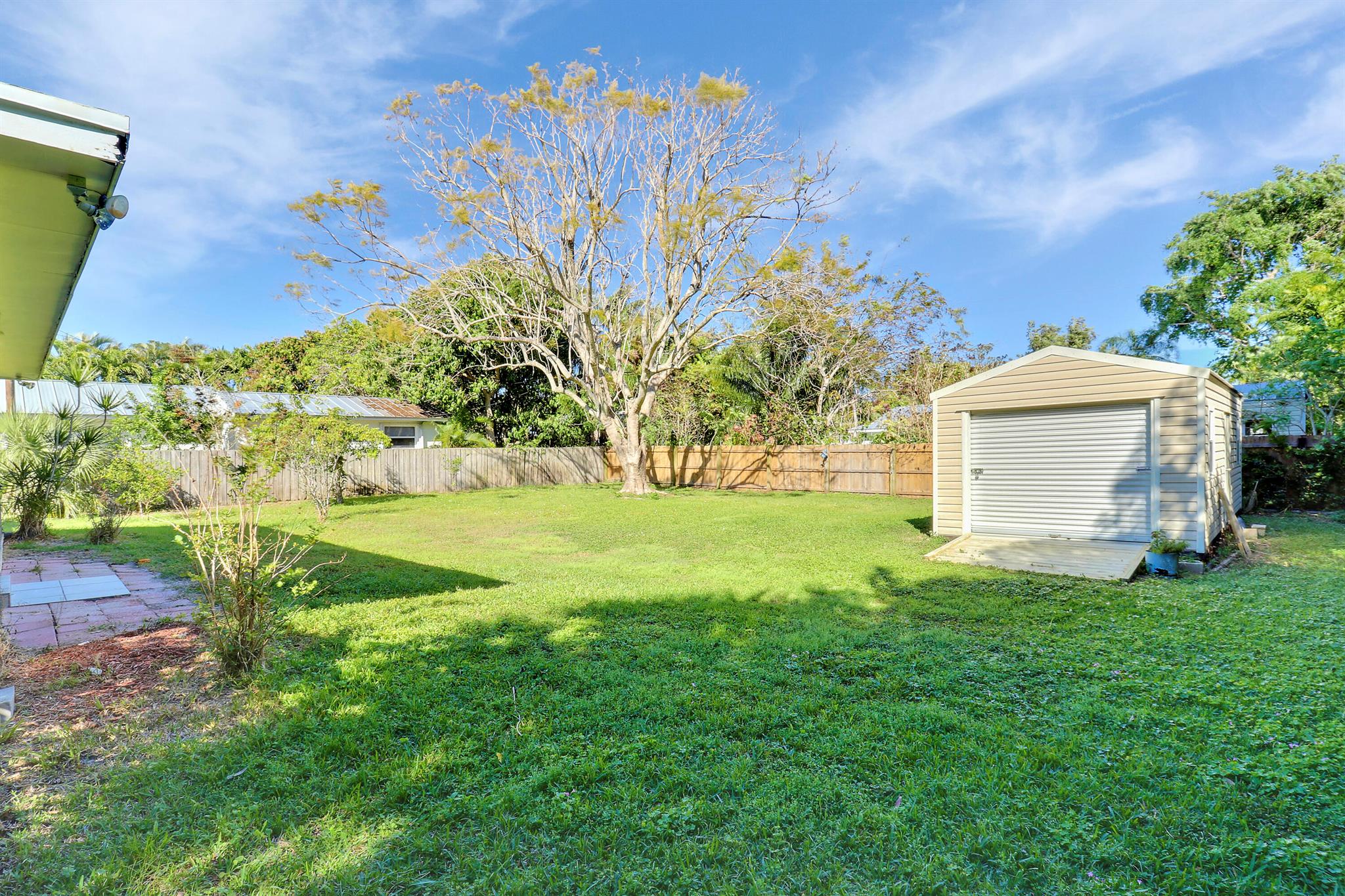 19910 N Riverside Drive