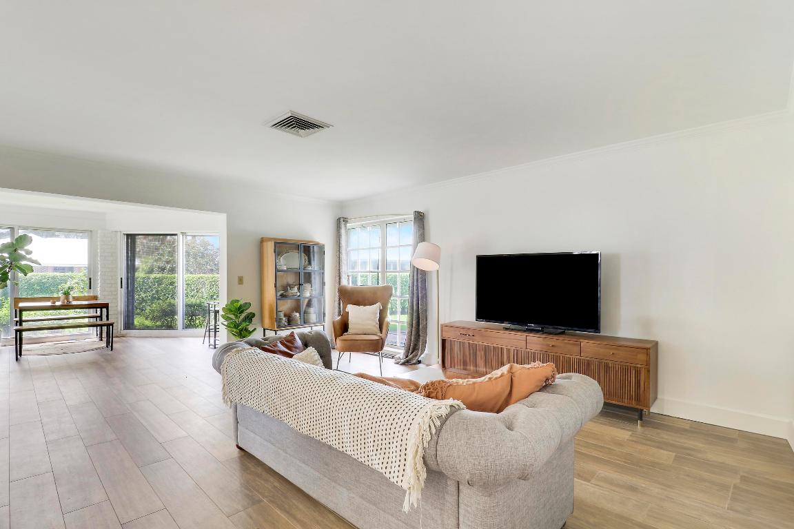 343 Yorktowne Circle