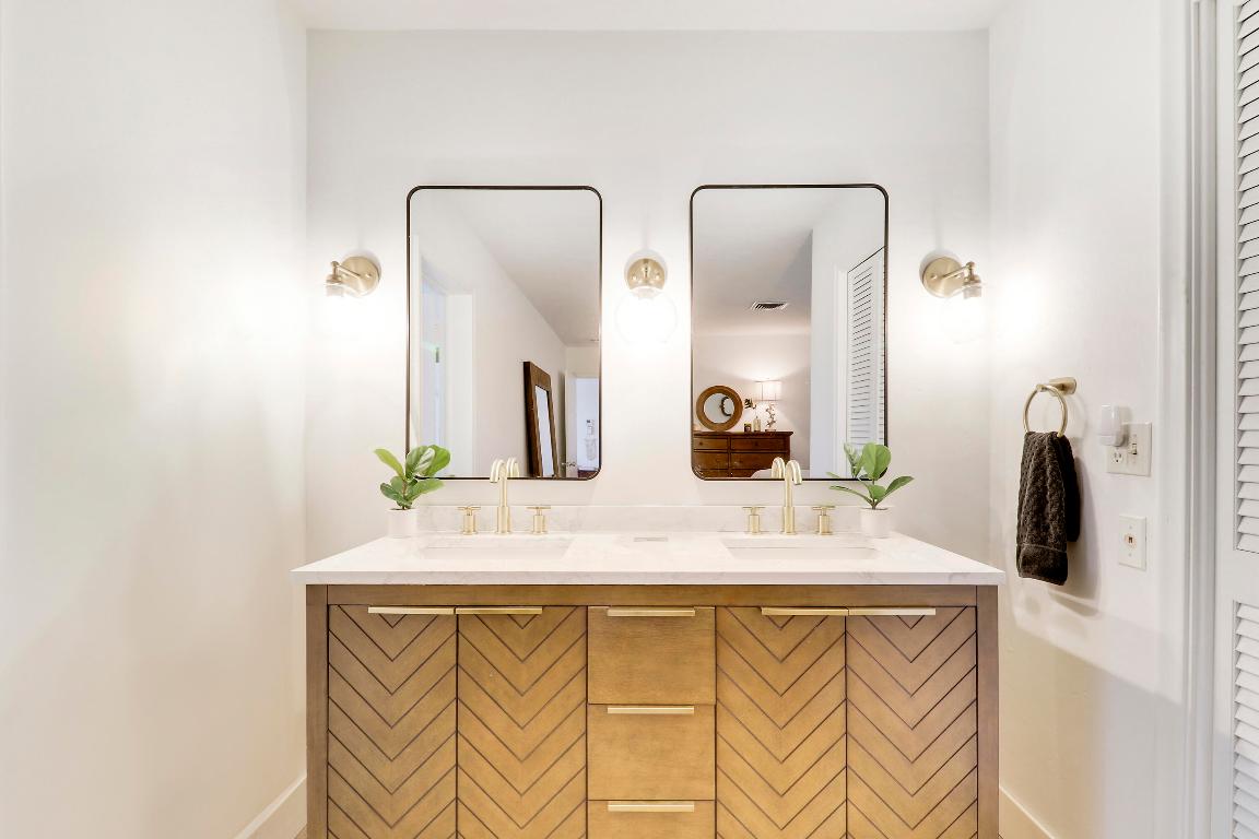 343 Yorktowne Circle