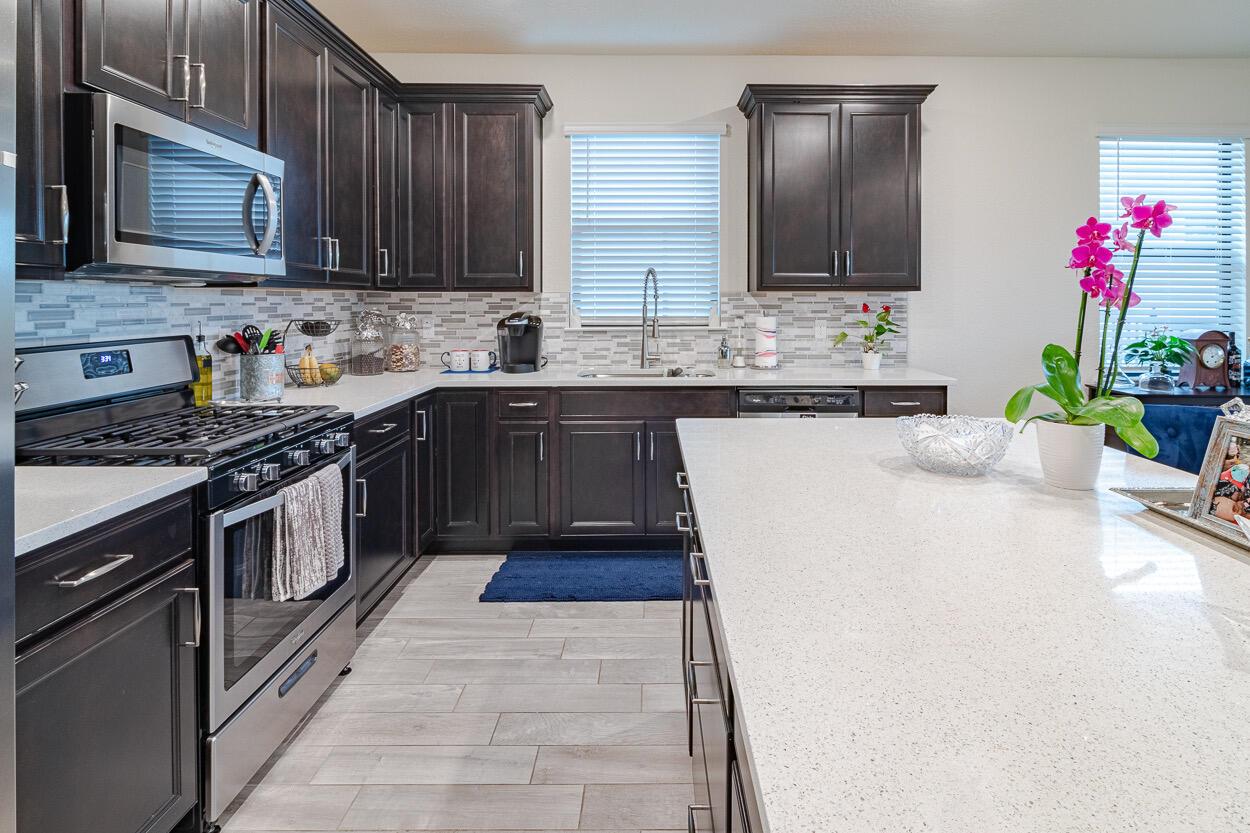 517 SE Crathes Street