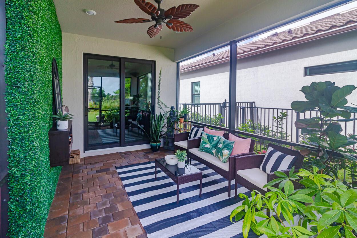 517 SE Crathes Street